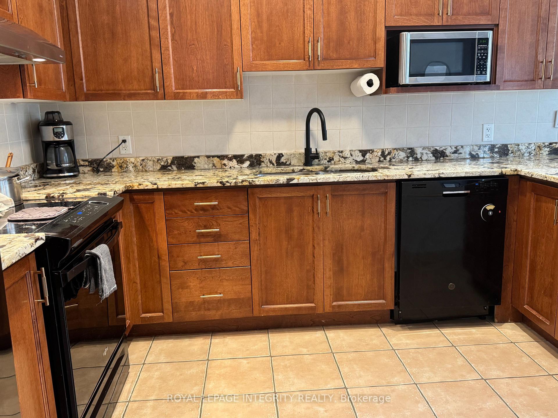 Photo 5 of 374 Wisteria Crescent, Ottawa, Hunt Club — HOMEH