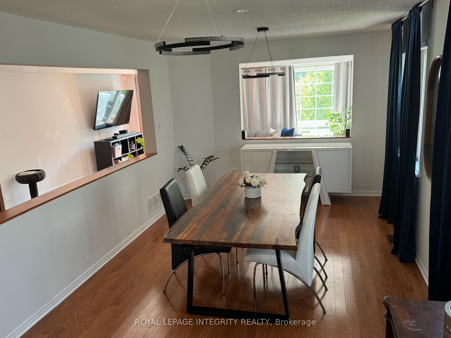 Photo 10 of 374 Wisteria Crescent, Ottawa, Hunt Club — HOMEH