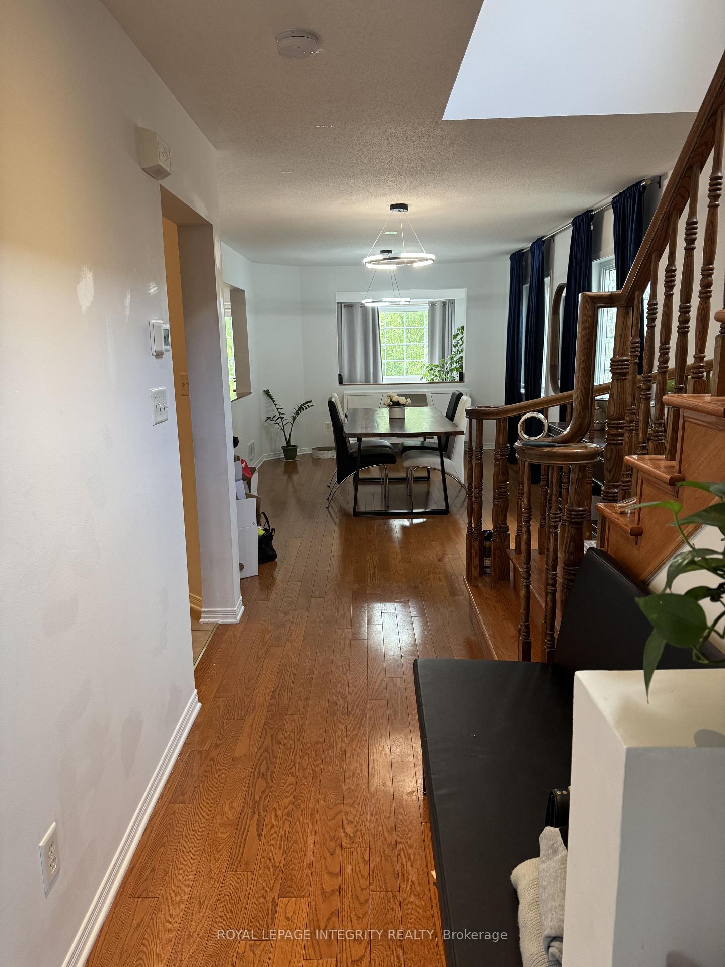 Photo 11 of 374 Wisteria Crescent, Ottawa, Hunt Club — HOMEH