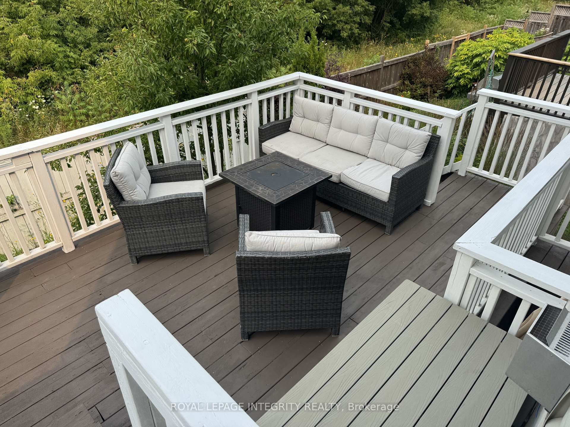 Photo 15 of 374 Wisteria Crescent, Ottawa, Hunt Club — HOMEH