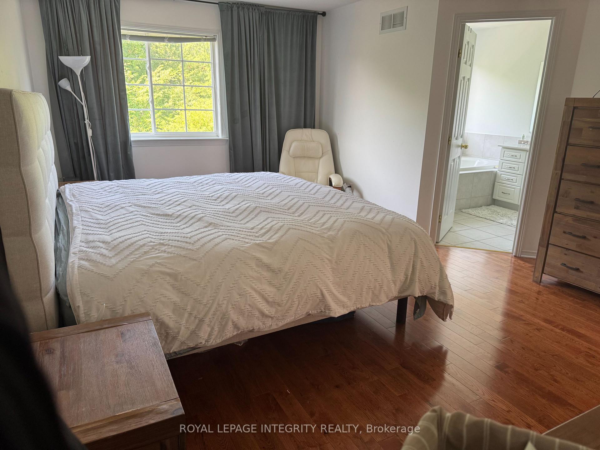 Photo 20 of 374 Wisteria Crescent, Ottawa, Hunt Club — HOMEH