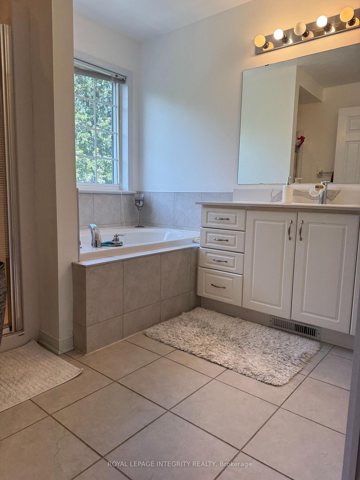 Photo 21 of 374 Wisteria Crescent, Ottawa, Hunt Club — HOMEH
