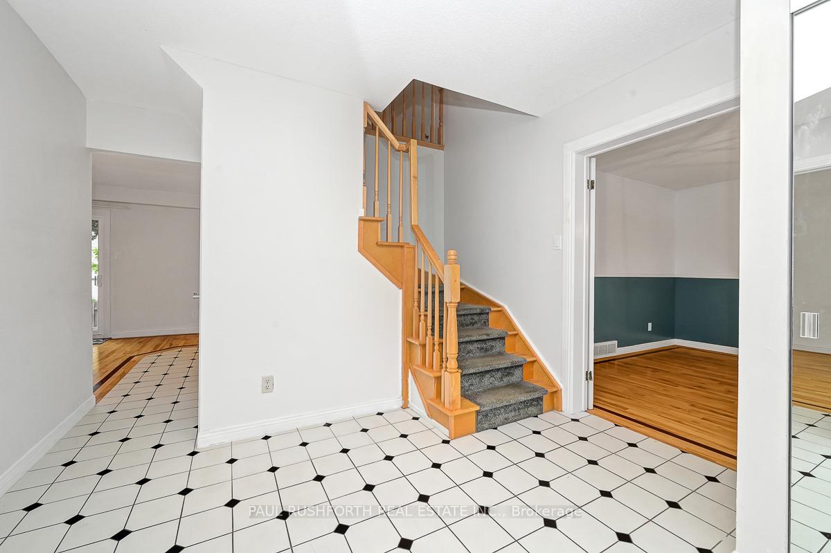 Photo 4 of 89 Hawk Crescent, Ottawa, Hunt Club/Western Community — HOMEH