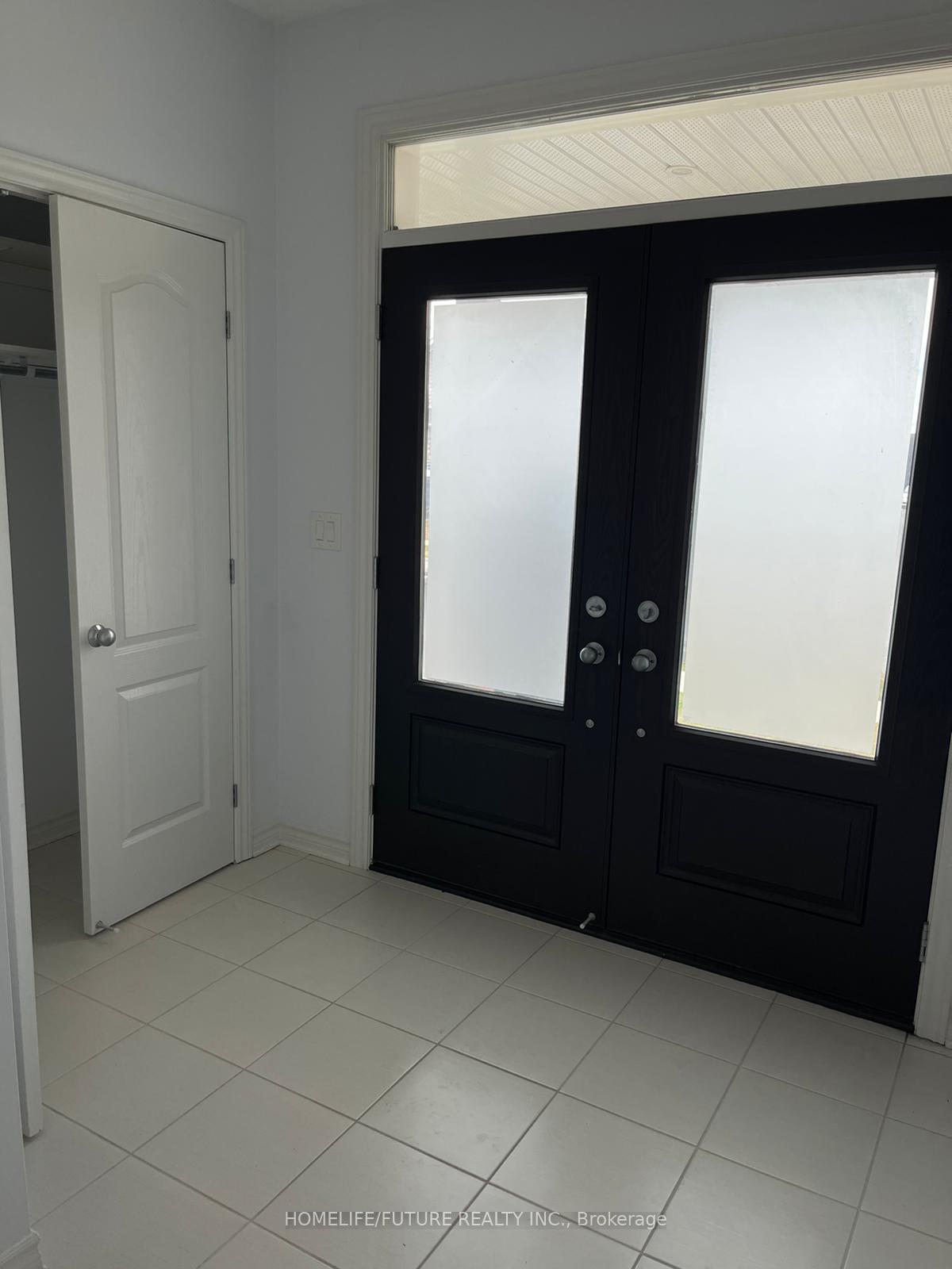 Photo 2 of 1052 Woodhaven Drive, Kingston, City Northwest — HOMEH
