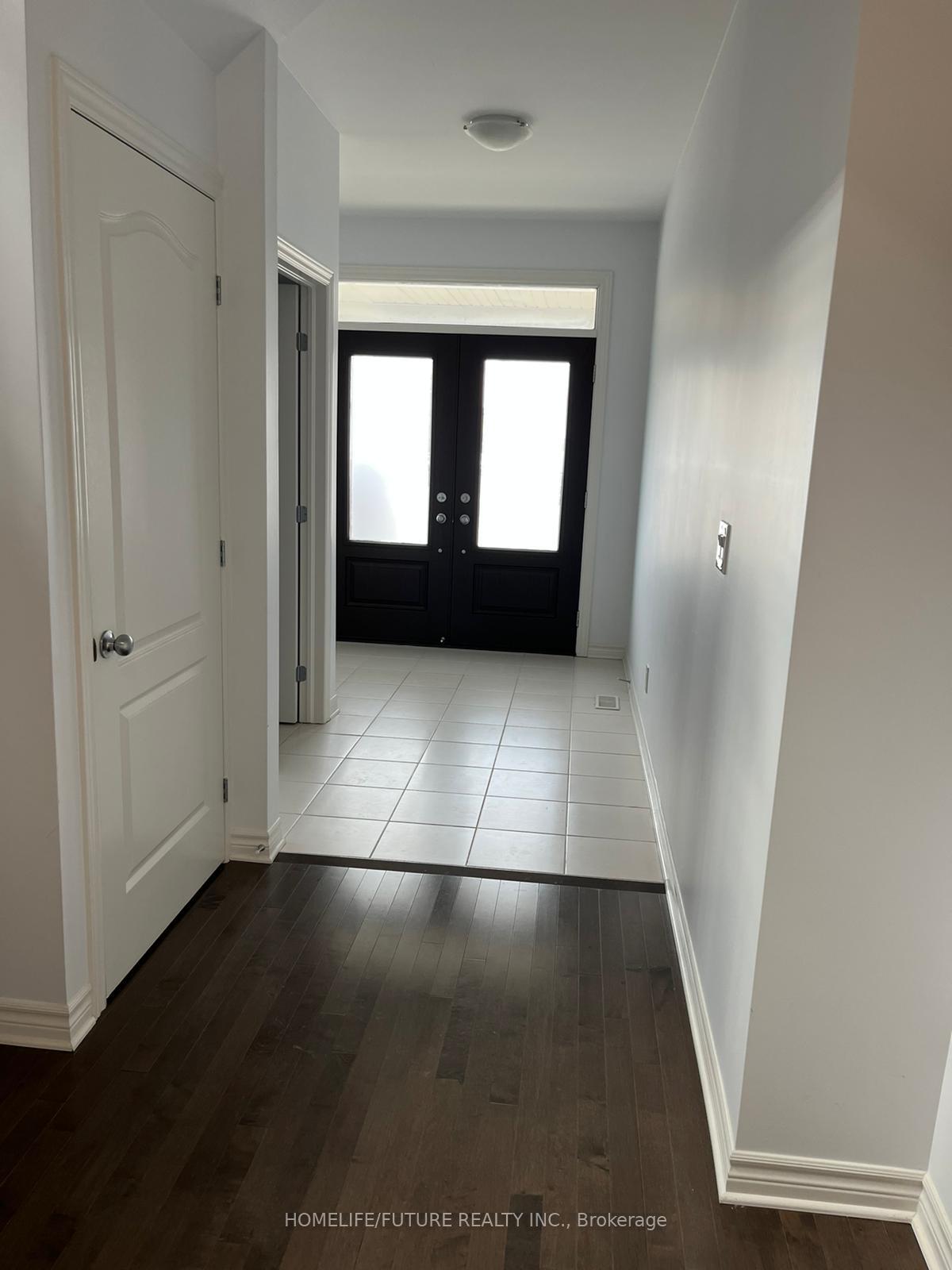 Photo 3 of 1052 Woodhaven Drive, Kingston, City Northwest — HOMEH