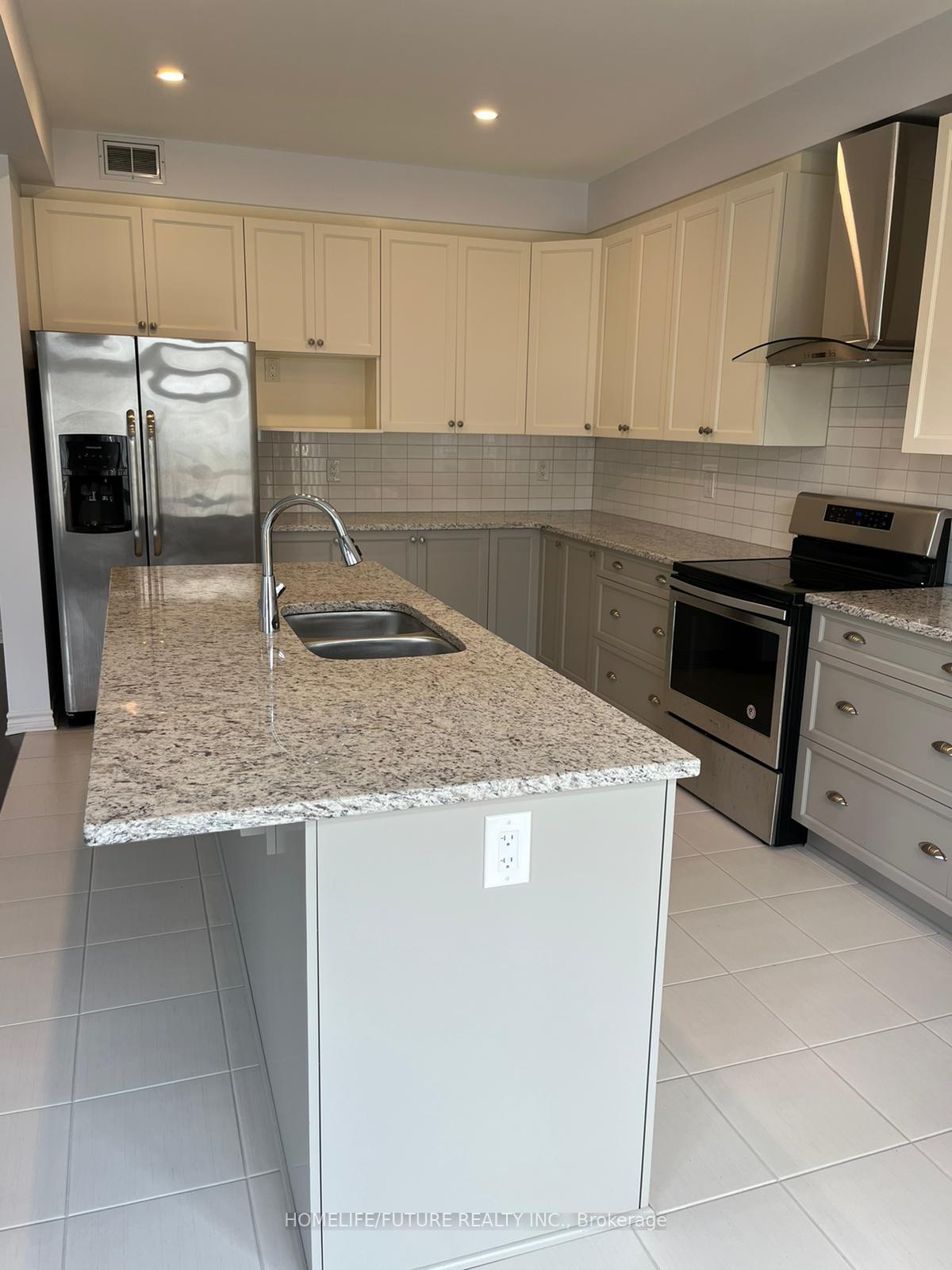 Photo 7 of 1052 Woodhaven Drive, Kingston, City Northwest — HOMEH