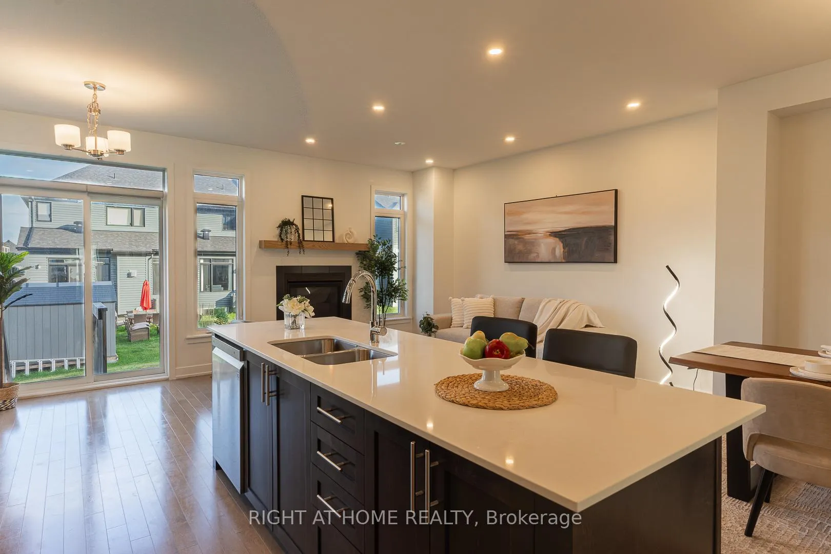 Photo 6 of 16 Nettle Crescent, Ottawa, Leitrim — HOMEH