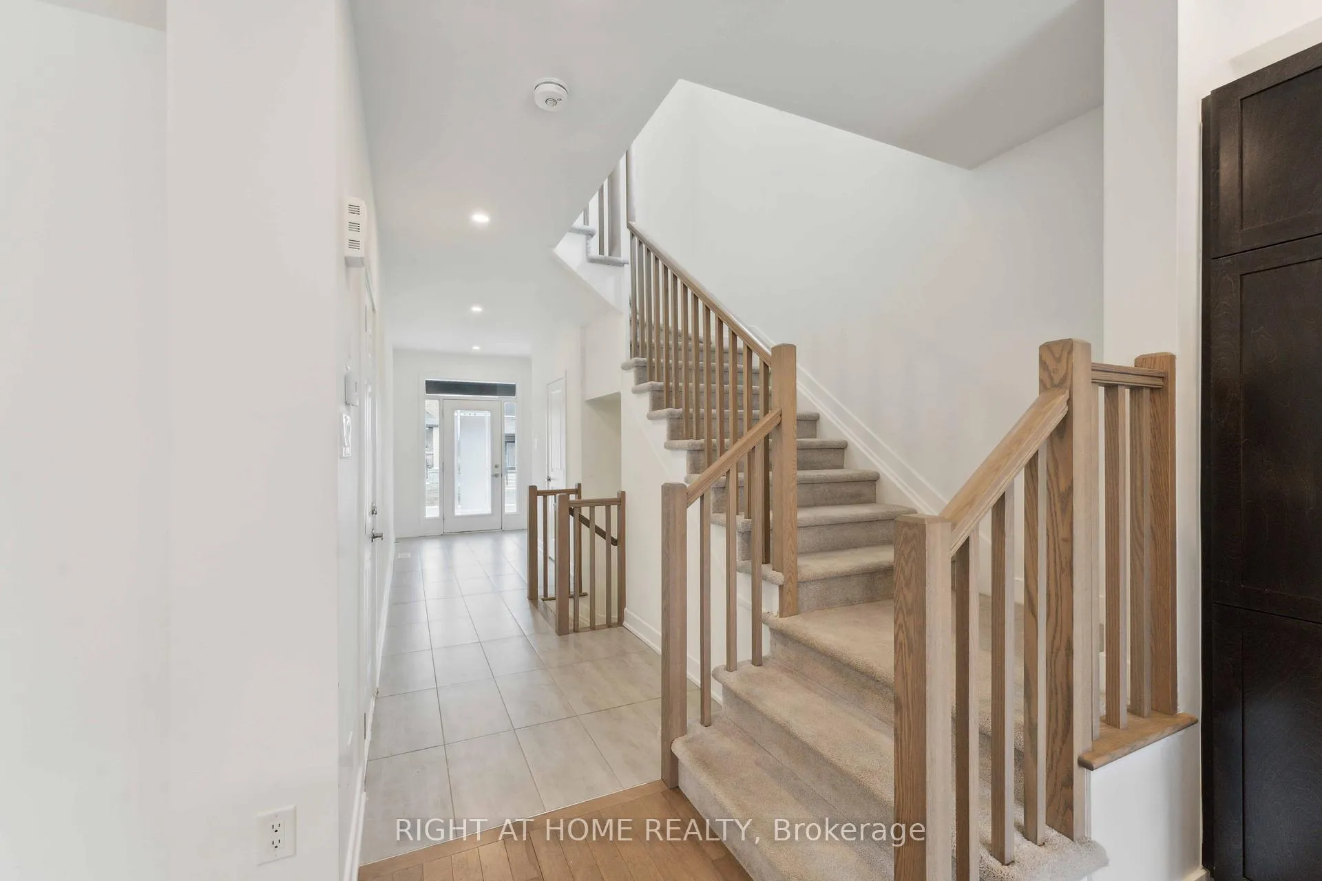 Photo 14 of 16 Nettle Crescent, Ottawa, Leitrim — HOMEH