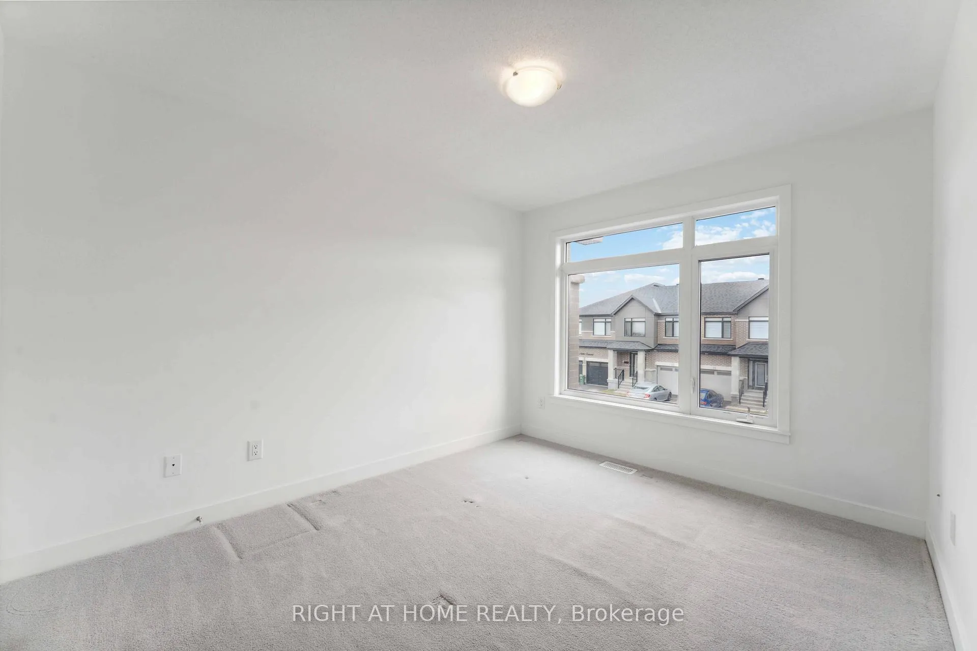 Photo 21 of 16 Nettle Crescent, Ottawa, Leitrim — HOMEH