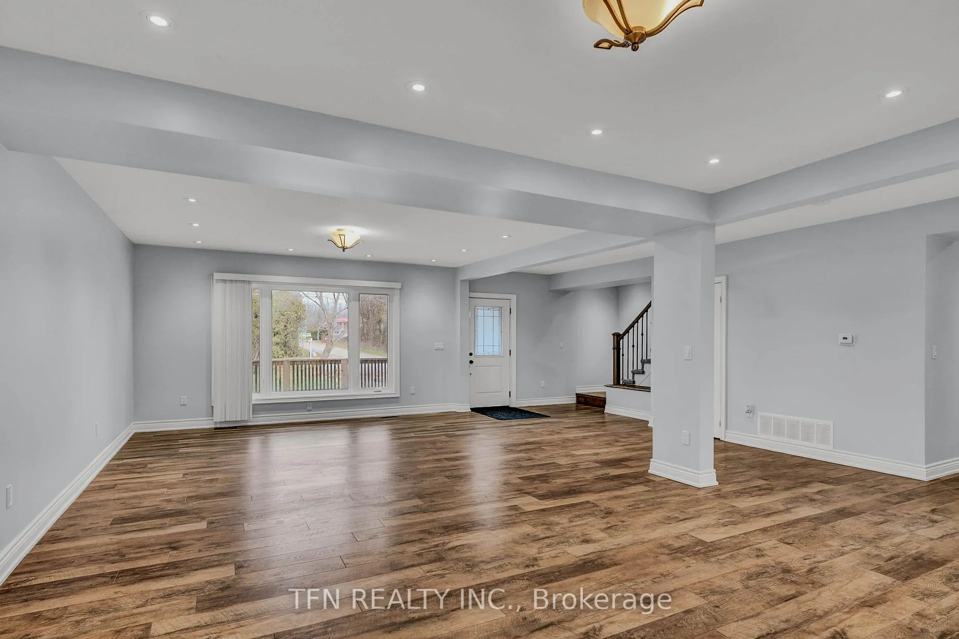 Photo 8 of 986 Robinson Street, Innisfil, Rural Innisfil — HOMEH