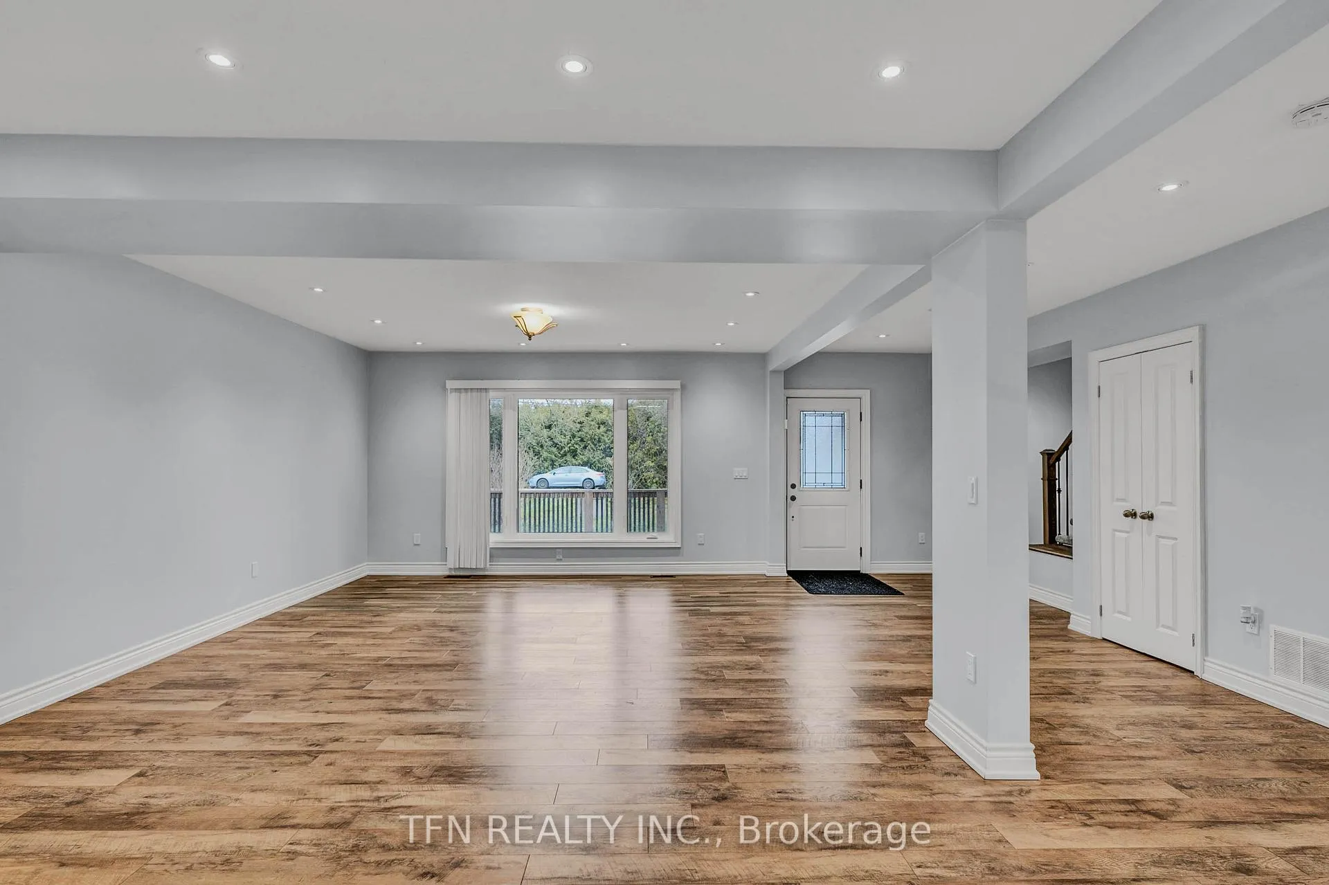 Photo 9 of 986 Robinson Street, Innisfil, Rural Innisfil — HOMEH