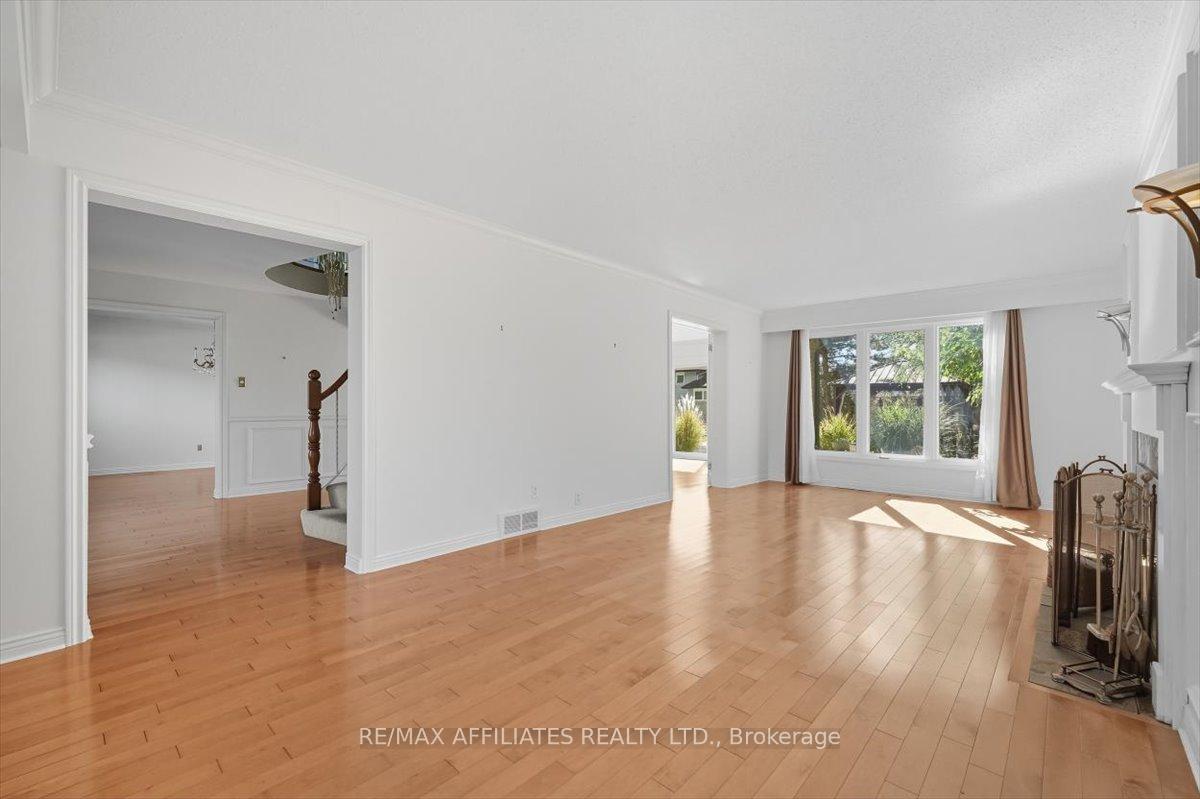 Photo 9 of 1010 Plante Drive, Ottawa, Hunt Club/Western Community — HOMEH