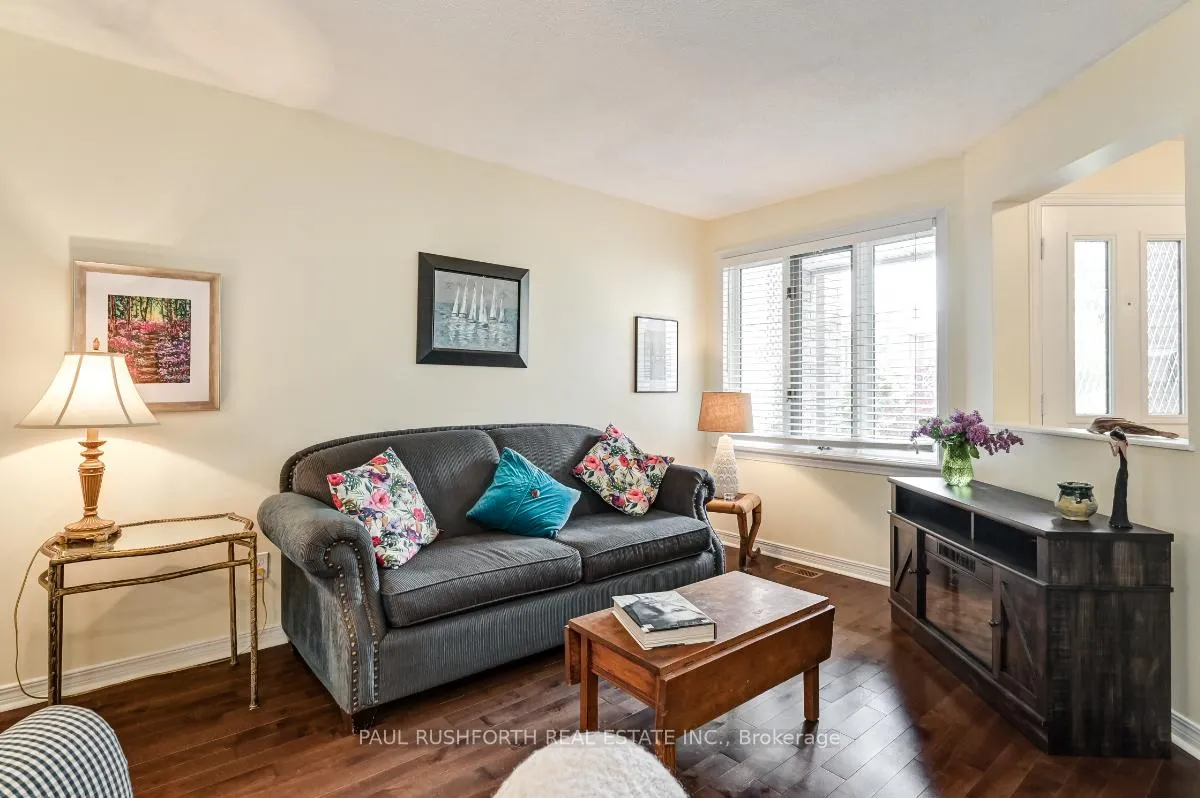Photo 5 of 83 Winnegreen Court, Ottawa, Hunt Club Park — HOMEH