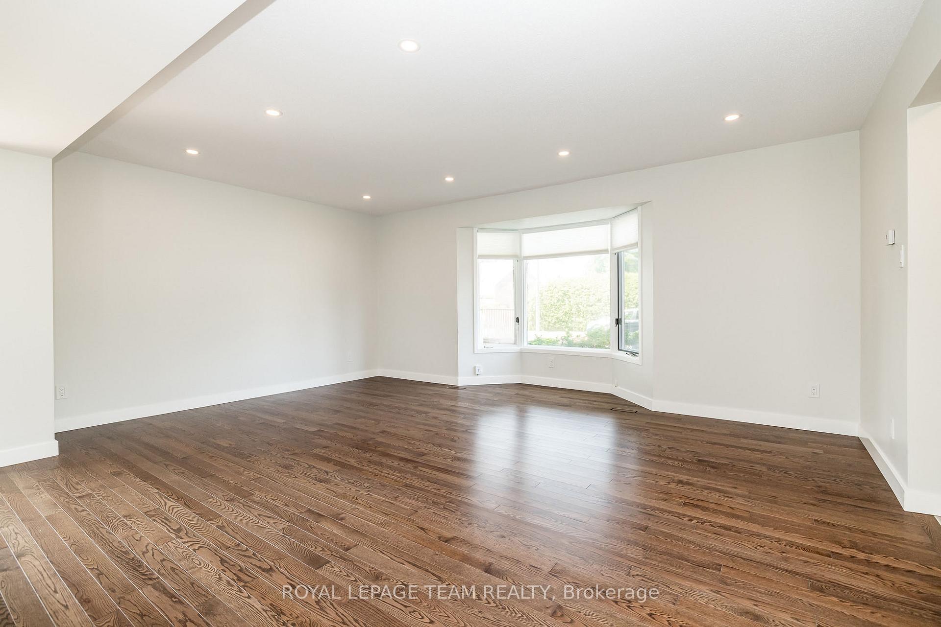 Photo 10 of 6 Lillico Drive, Ottawa, Hunt Club — HOMEH