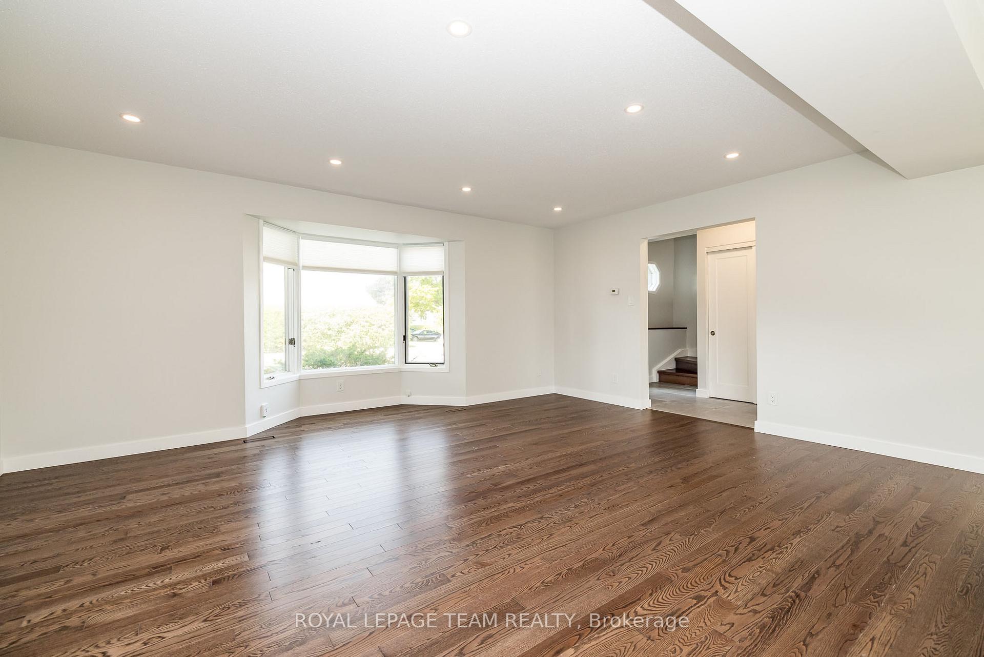 Photo 11 of 6 Lillico Drive, Ottawa, Hunt Club — HOMEH