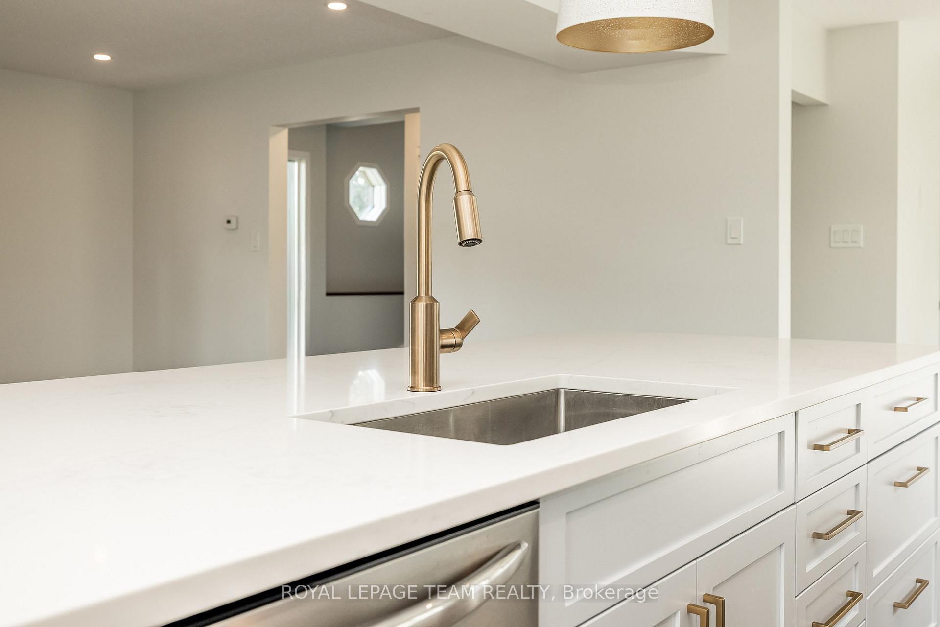 Photo 15 of 6 Lillico Drive, Ottawa, Hunt Club — HOMEH