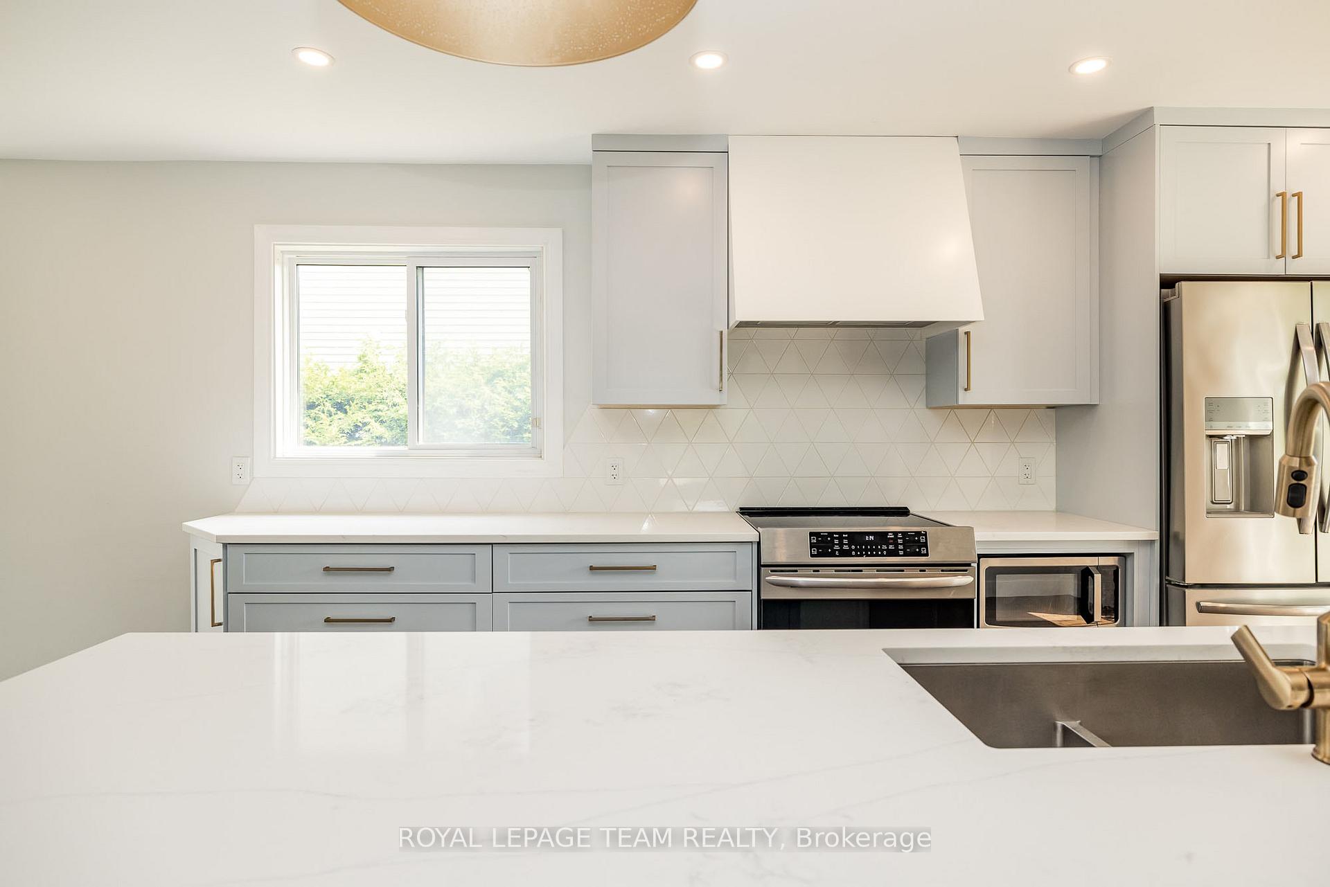 Photo 16 of 6 Lillico Drive, Ottawa, Hunt Club — HOMEH