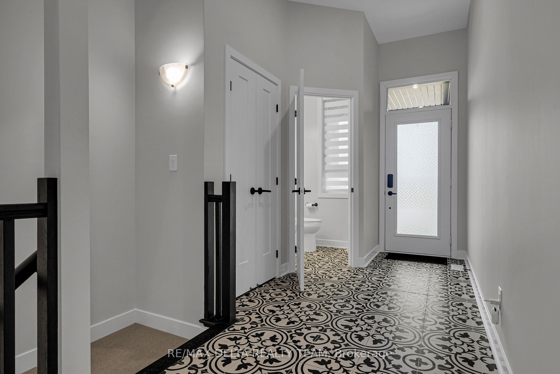 Photo 2 of 476 Trident Mews, Ottawa, Leitrim — HOMEH