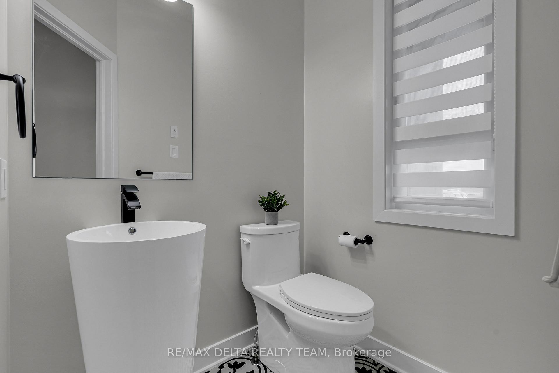 Photo 3 of 476 Trident Mews, Ottawa, Leitrim — HOMEH