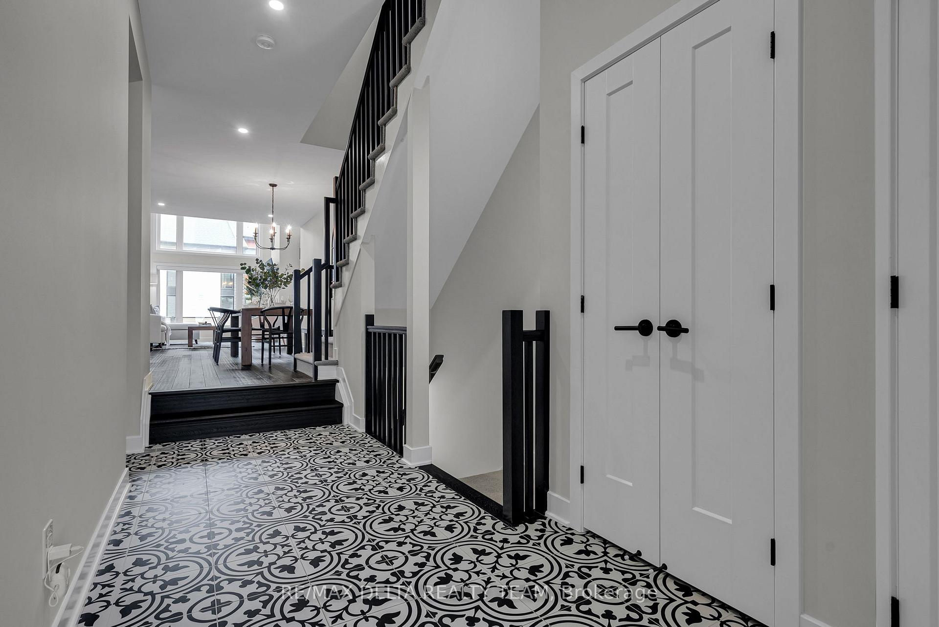 Photo 4 of 476 Trident Mews, Ottawa, Leitrim — HOMEH