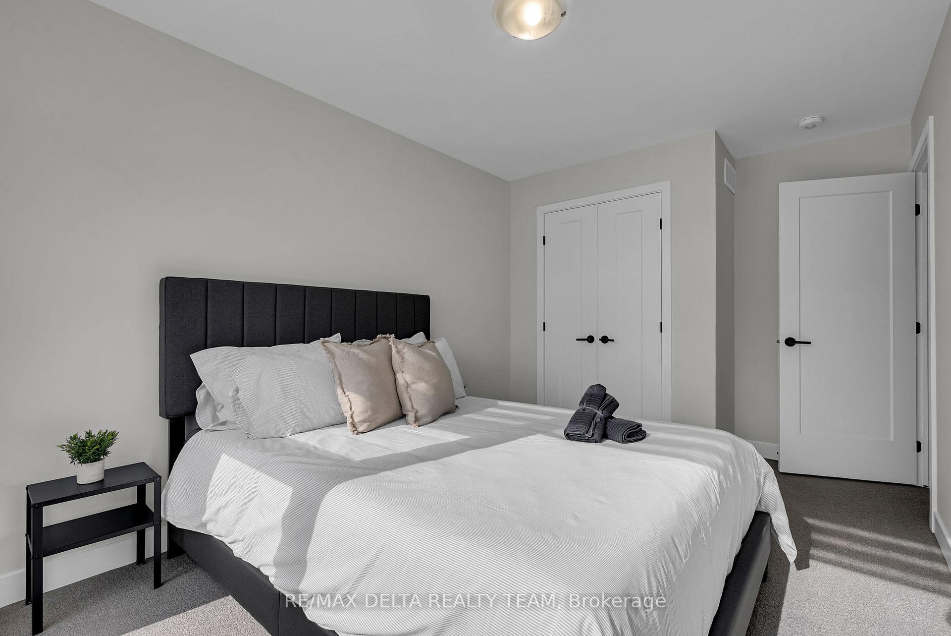 Photo 20 of 476 Trident Mews, Ottawa, Leitrim — HOMEH