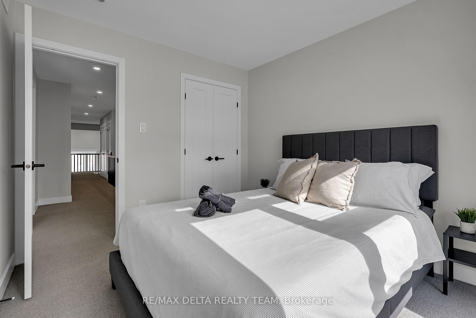 Photo 21 of 476 Trident Mews, Ottawa, Leitrim — HOMEH
