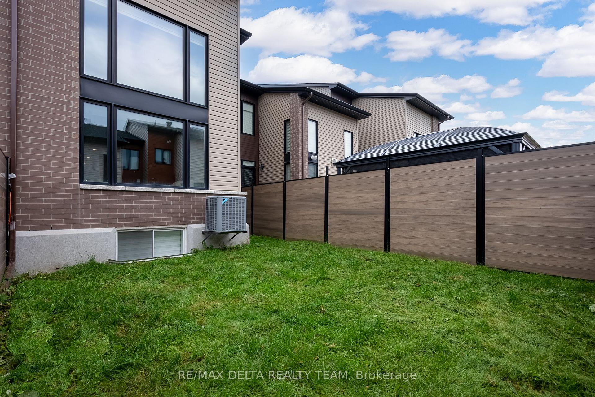 Photo 32 of 476 Trident Mews, Ottawa, Leitrim — HOMEH