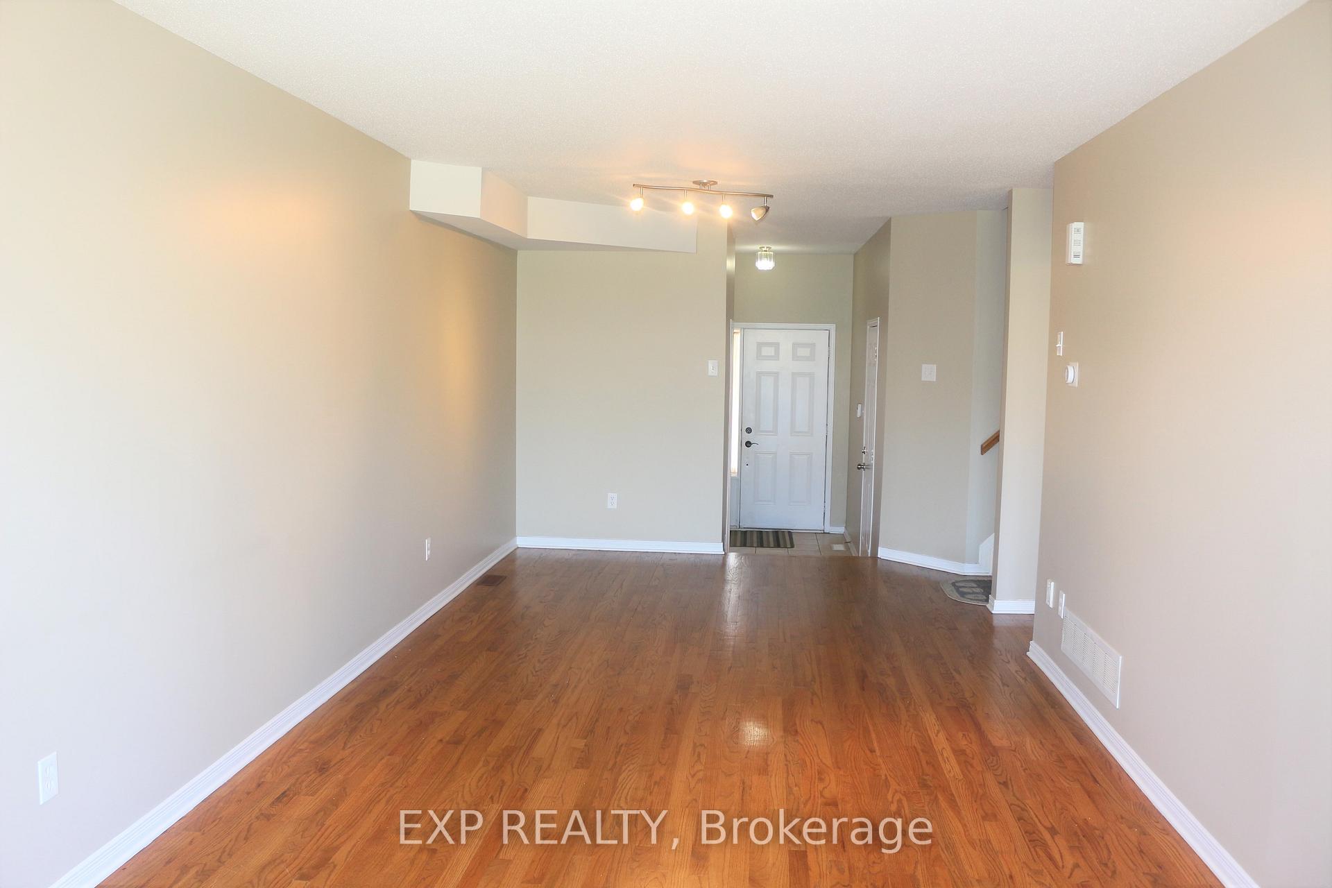 Photo 3 of 176 Colliston Crescent, Ottawa, Ridgemont — HOMEH