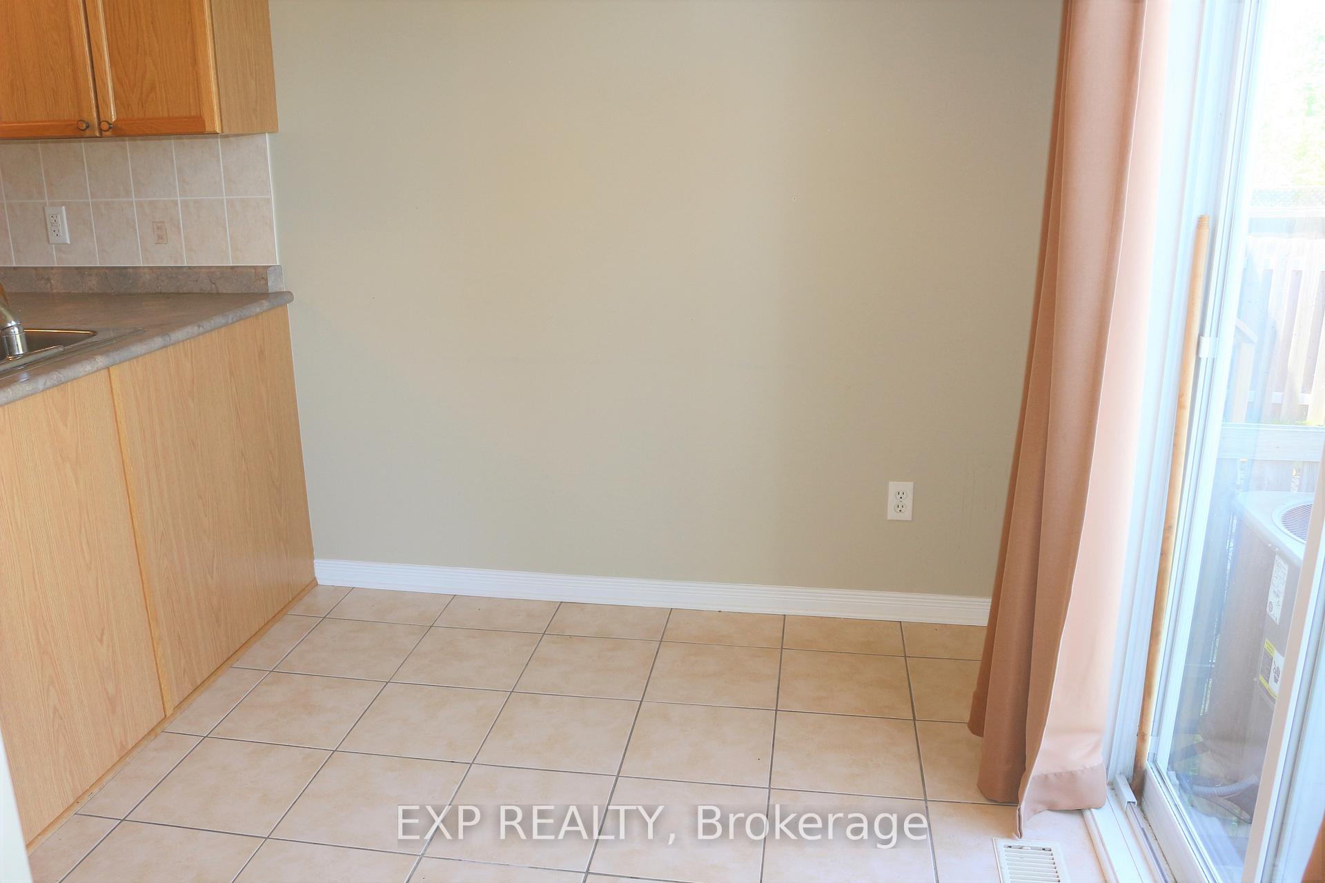 Photo 7 of 176 Colliston Crescent, Ottawa, Ridgemont — HOMEH