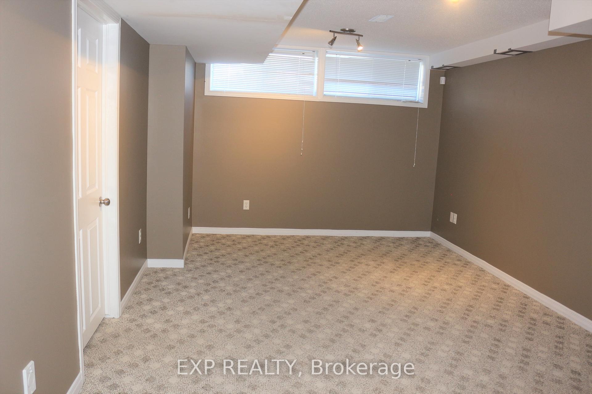 Photo 17 of 176 Colliston Crescent, Ottawa, Ridgemont — HOMEH