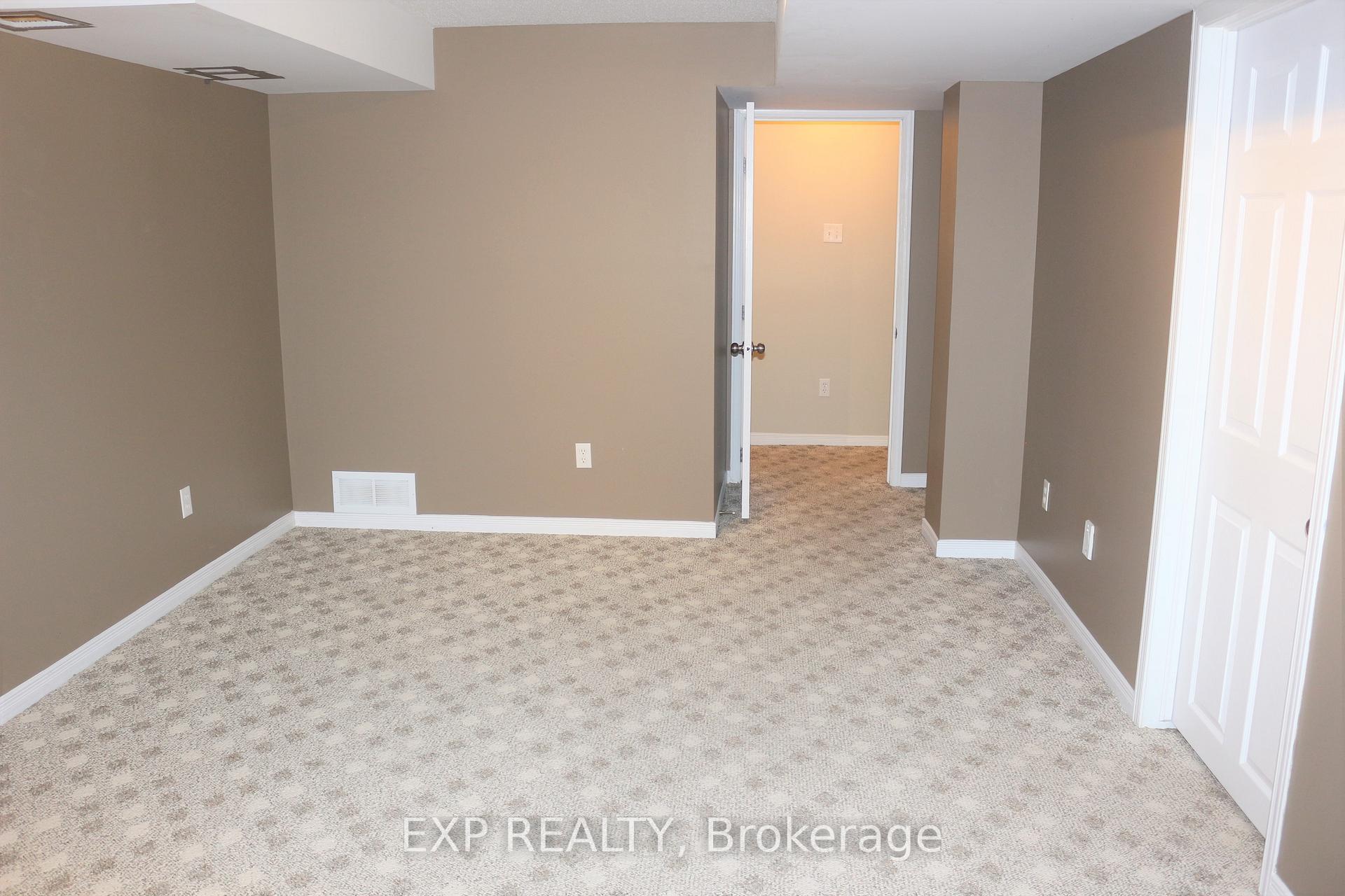 Photo 18 of 176 Colliston Crescent, Ottawa, Ridgemont — HOMEH