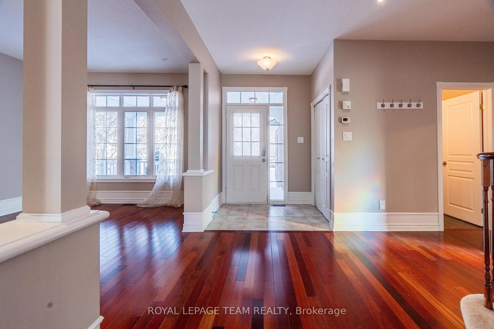 Photo 4 of 71 Cedar Valley Drive, Ottawa, Kanata - Emerald Meadows/Trailwest — HOMEH