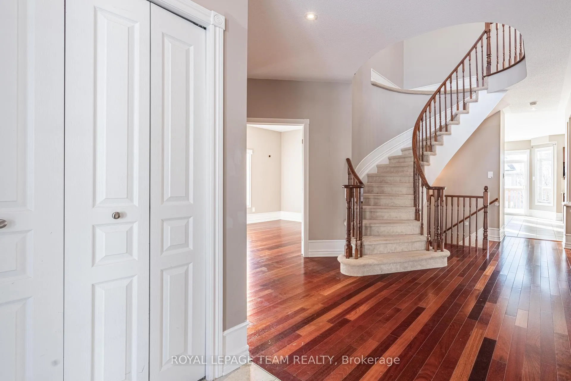 Photo 5 of 71 Cedar Valley Drive, Ottawa, Kanata - Emerald Meadows/Trailwest — HOMEH