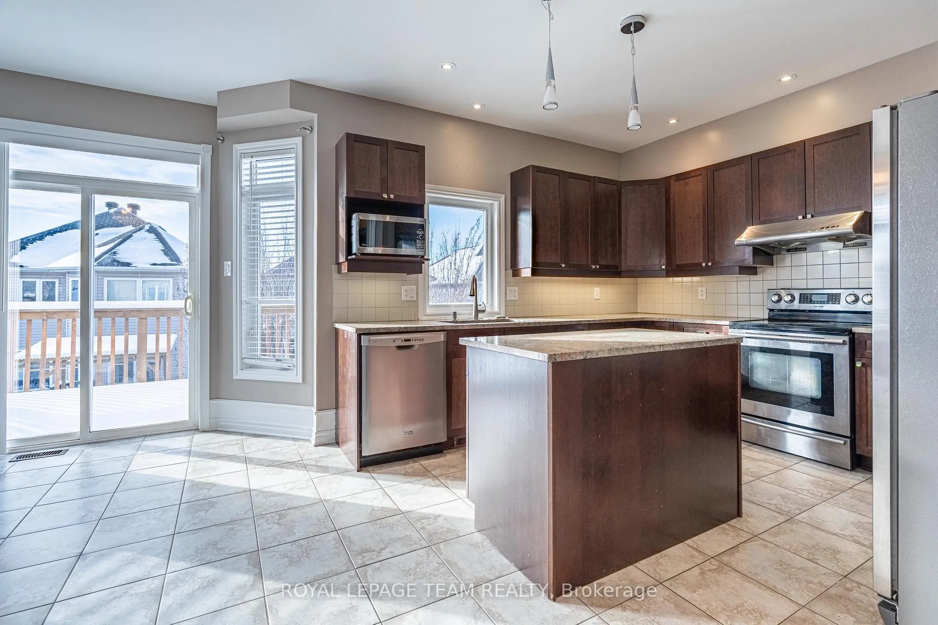 Photo 13 of 71 Cedar Valley Drive, Ottawa, Kanata - Emerald Meadows/Trailwest — HOMEH