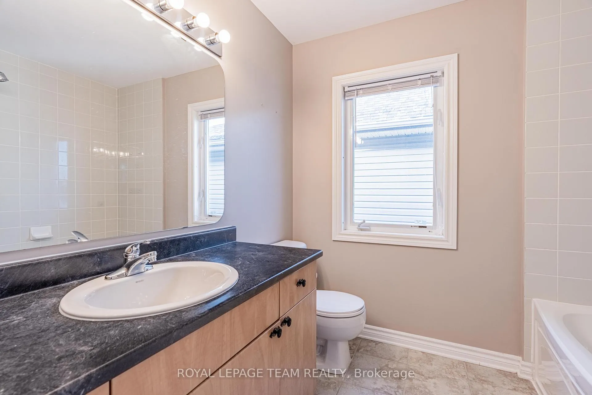 Photo 35 of 71 Cedar Valley Drive, Ottawa, Kanata - Emerald Meadows/Trailwest — HOMEH