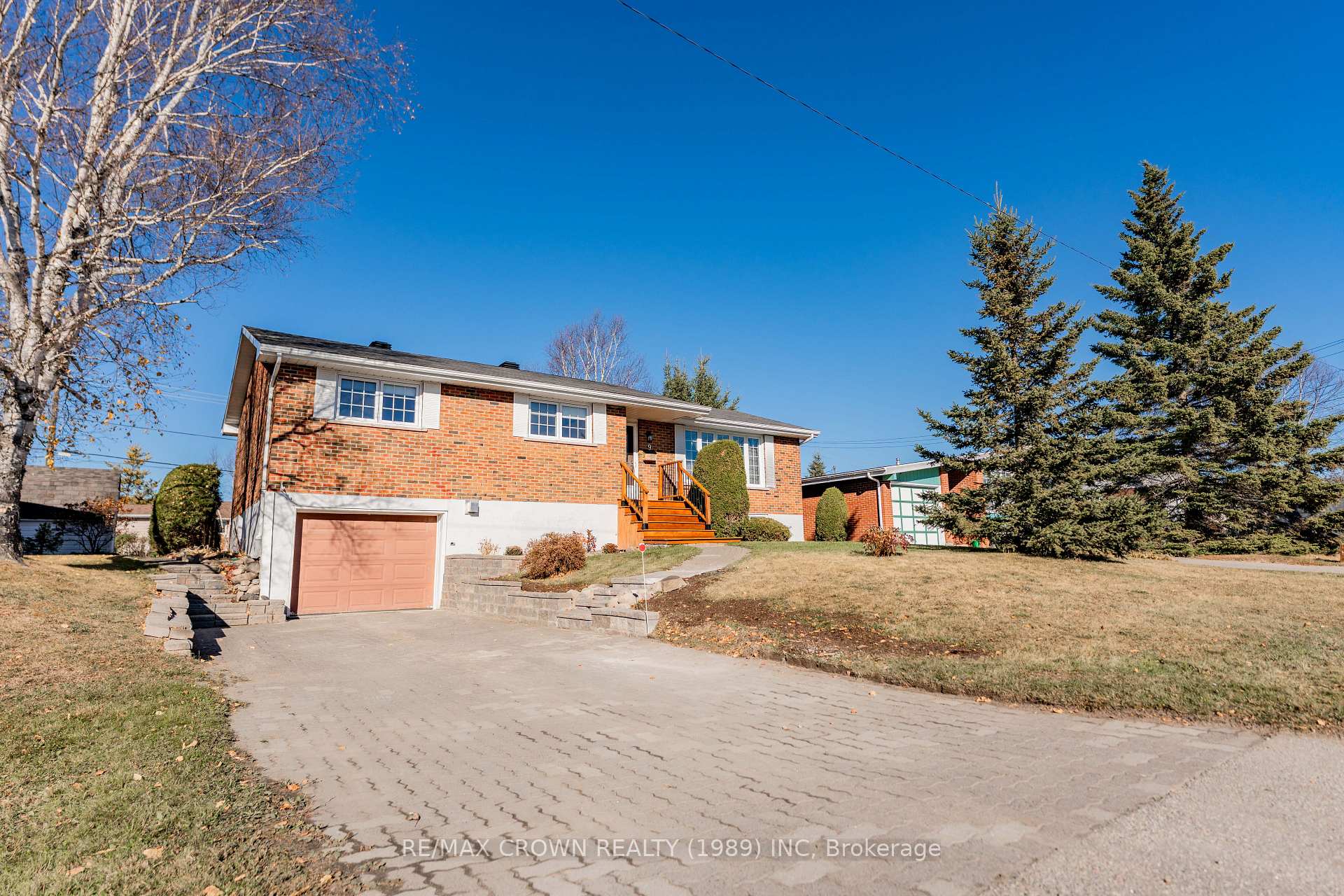 Photo 1 of 9 Kimberly Drive, Kapuskasing — HOMEH