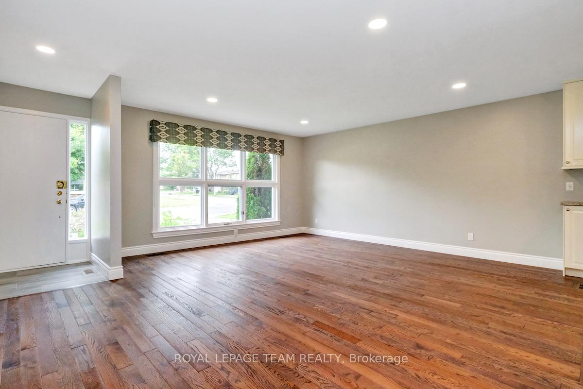 Photo 4 of 176 Bourbon Street, Ottawa, Hunt Club/Western Community — HOMEH