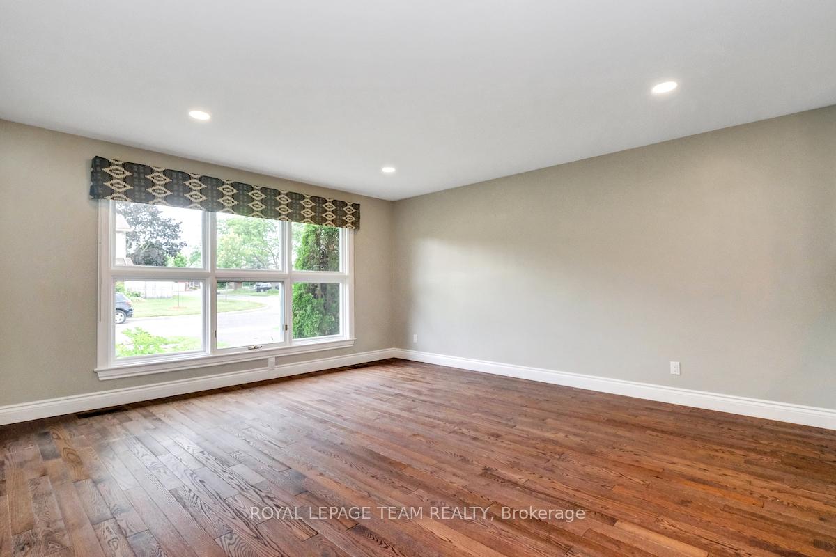 Photo 5 of 176 Bourbon Street, Ottawa, Hunt Club/Western Community — HOMEH