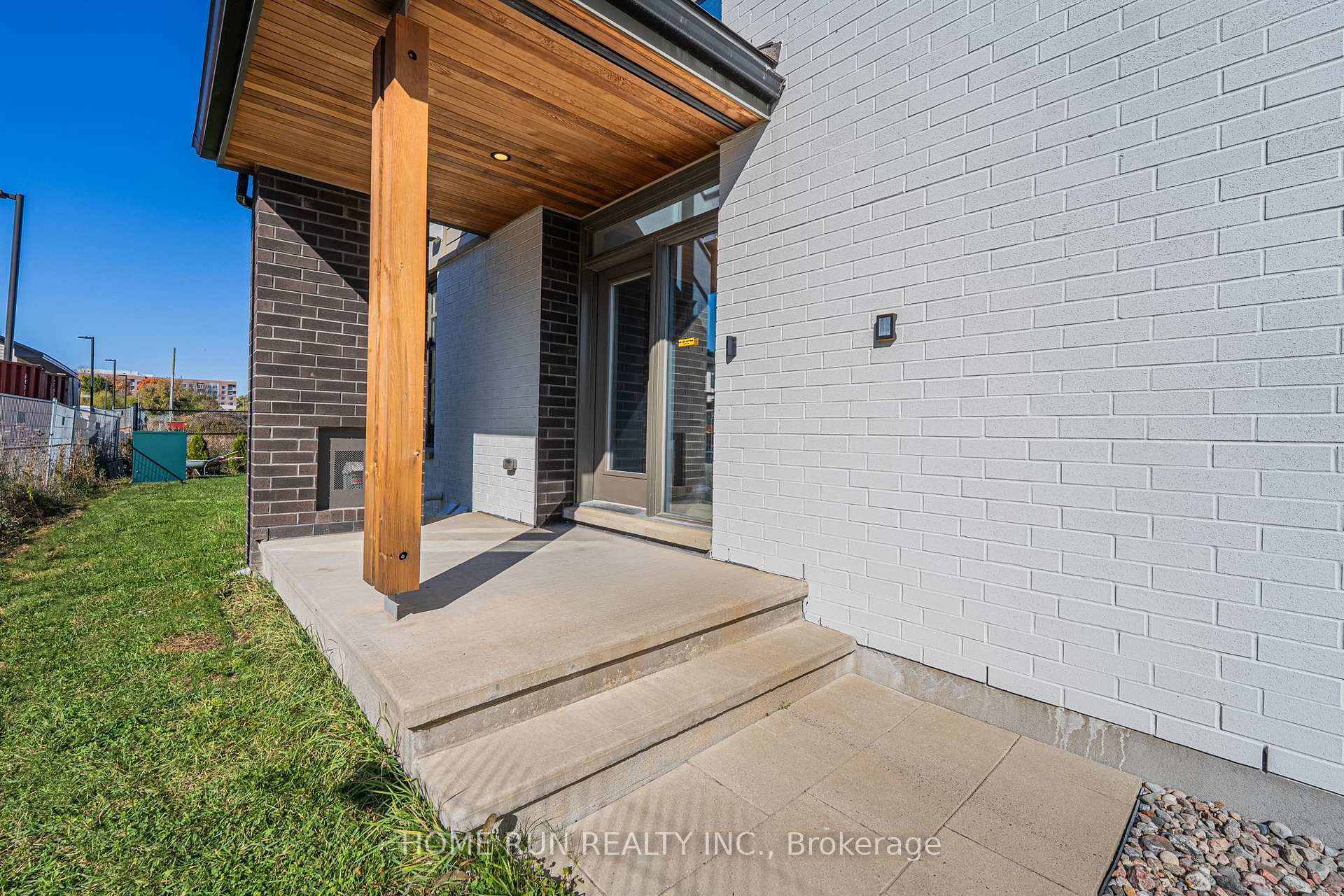 Photo 2 of 115 Longworth Avenue, Ottawa, Leitrim — HOMEH