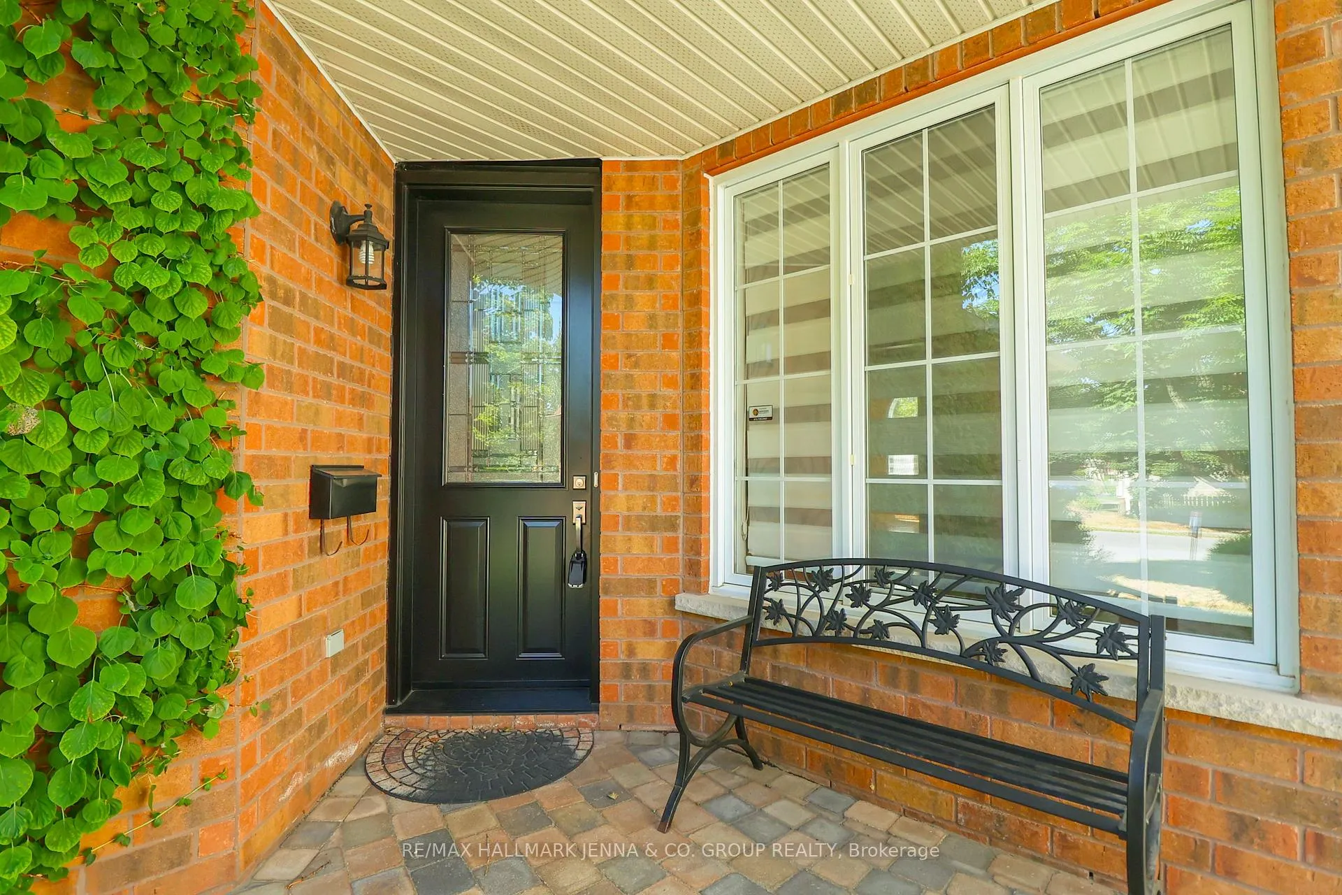 Photo 3 of 6 Bellingham Place, Ottawa, Hunt Club Park/Greenboro — HOMEH