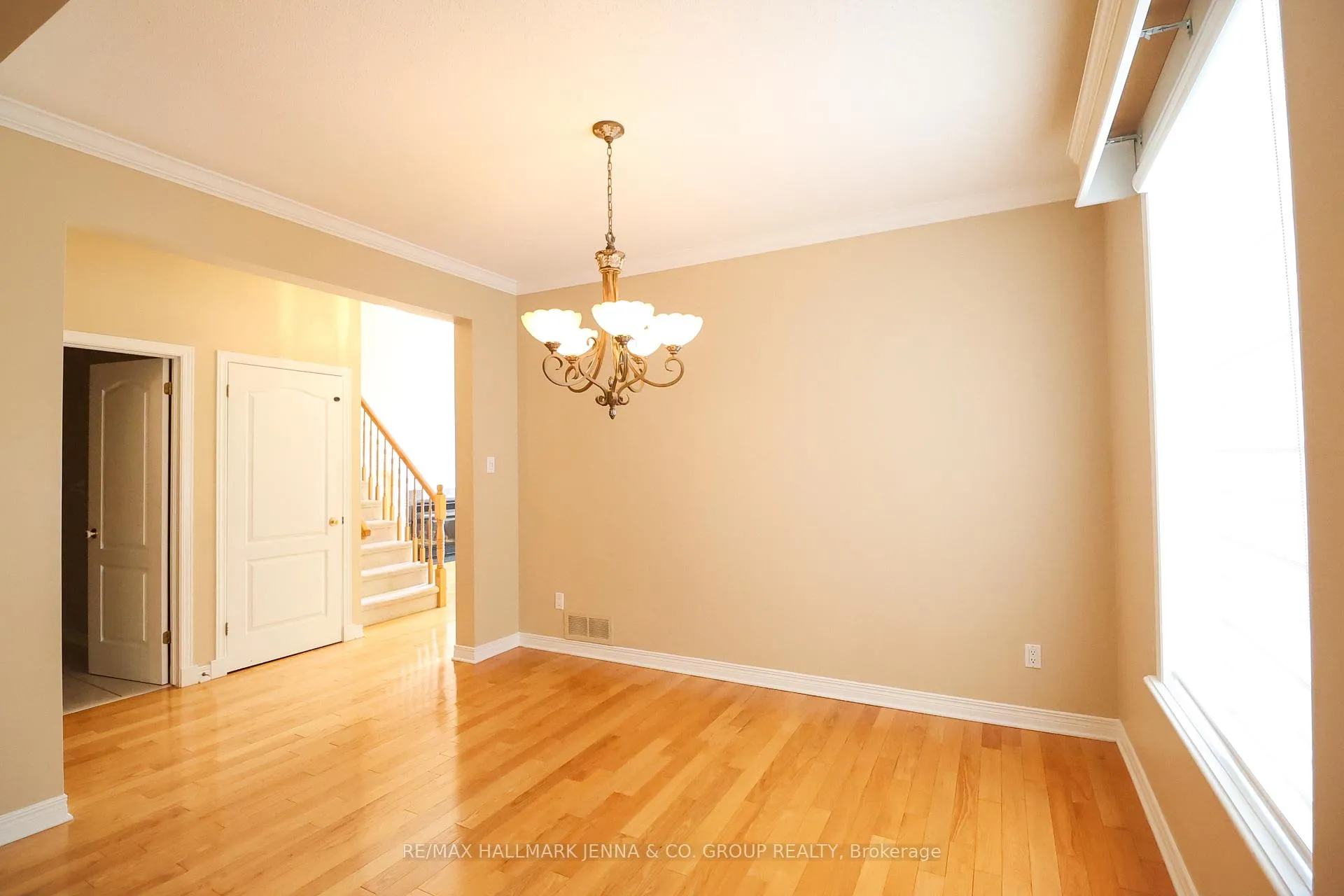 Photo 8 of 6 Bellingham Place, Ottawa, Hunt Club Park/Greenboro — HOMEH