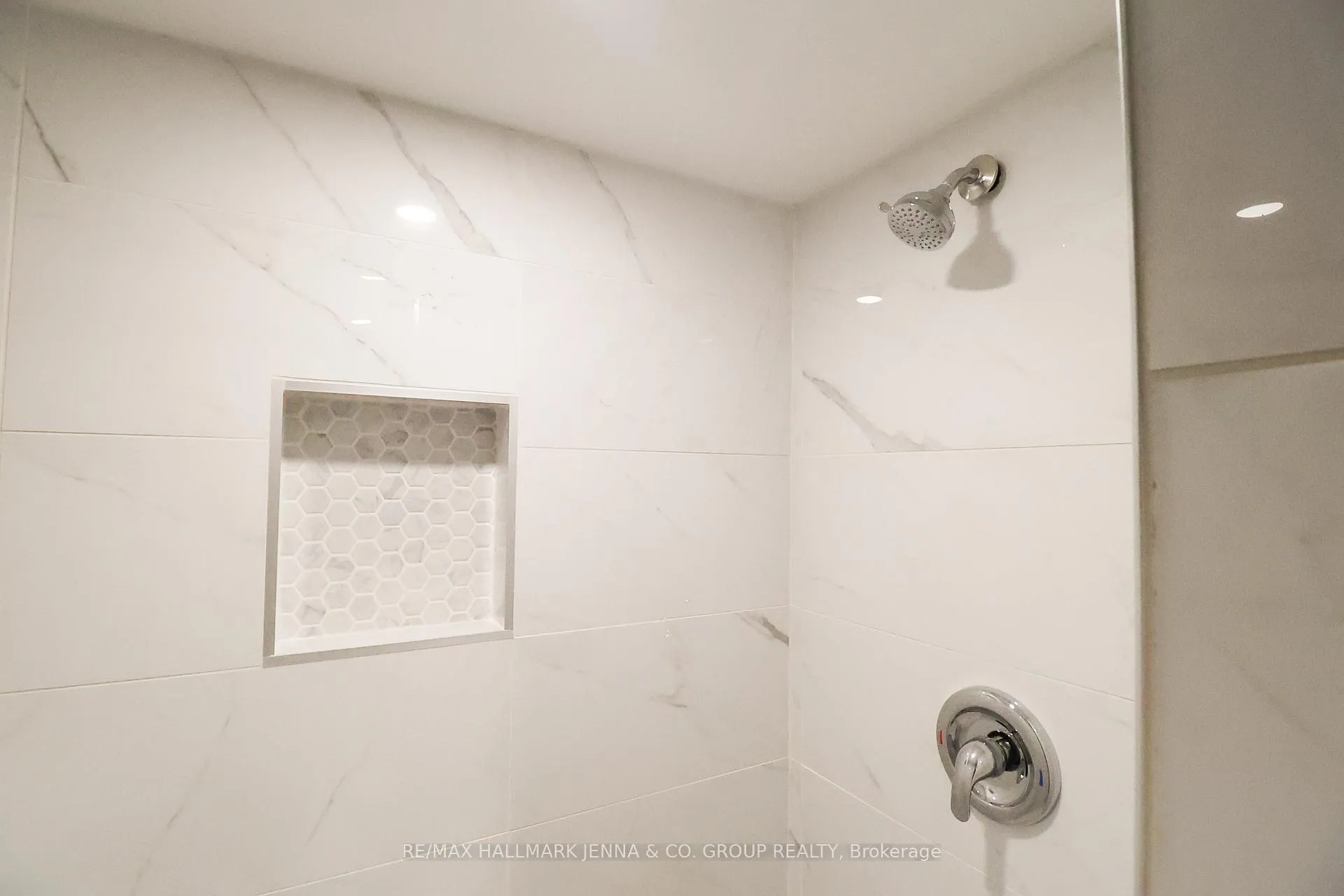 Photo 34 of 6 Bellingham Place, Ottawa, Hunt Club Park/Greenboro — HOMEH