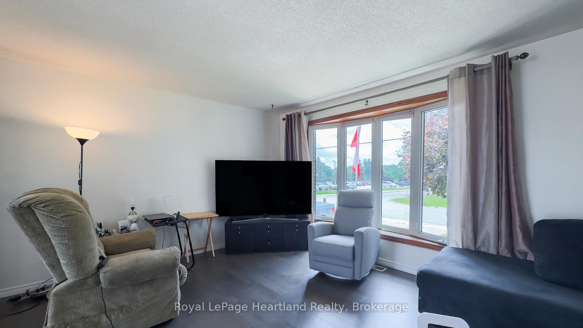 Photo 6 of 1 Alexander Street, Huron East, Seaforth — HOMEH