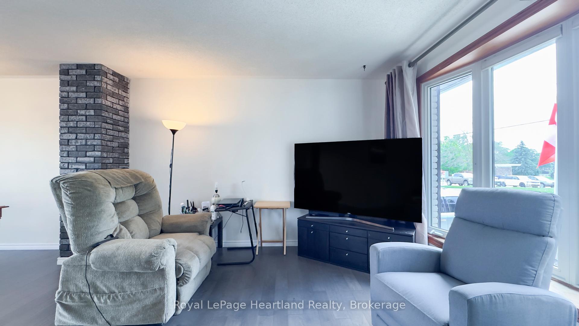 Photo 8 of 1 Alexander Street, Huron East, Seaforth — HOMEH