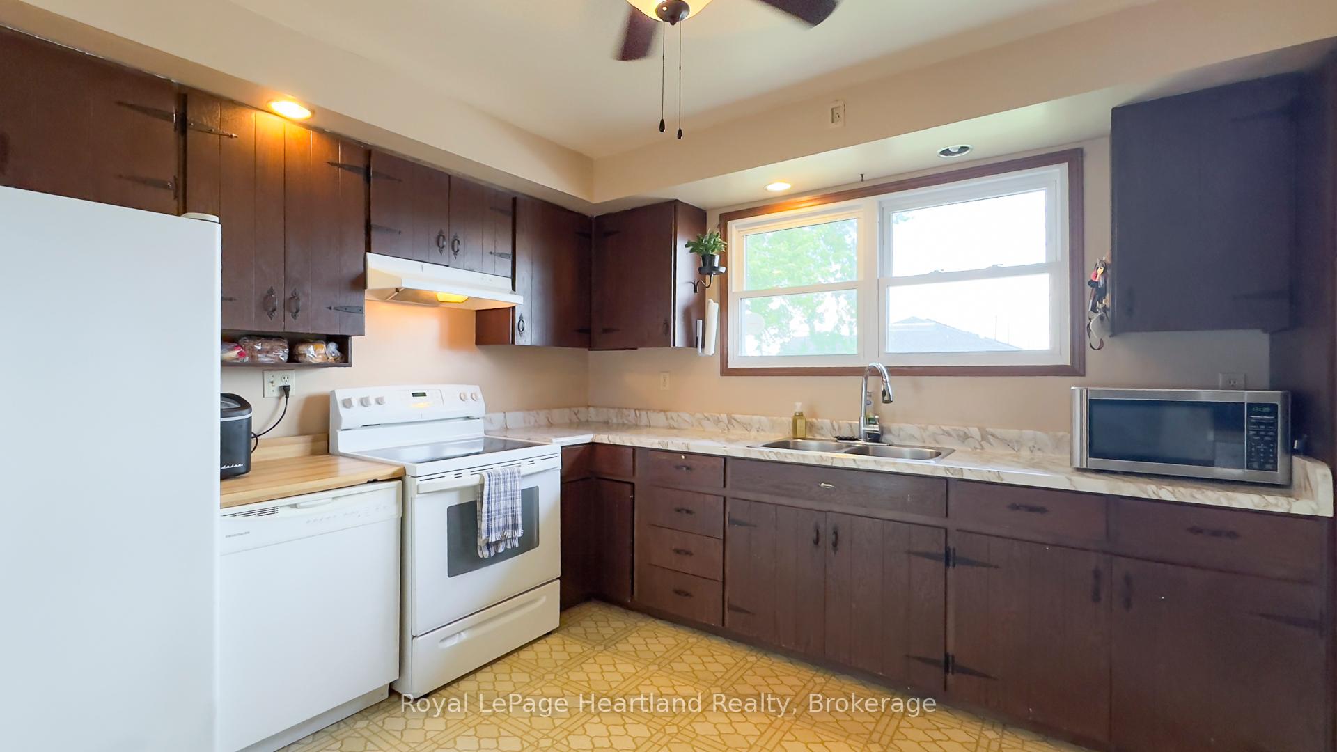 Photo 11 of 1 Alexander Street, Huron East, Seaforth — HOMEH