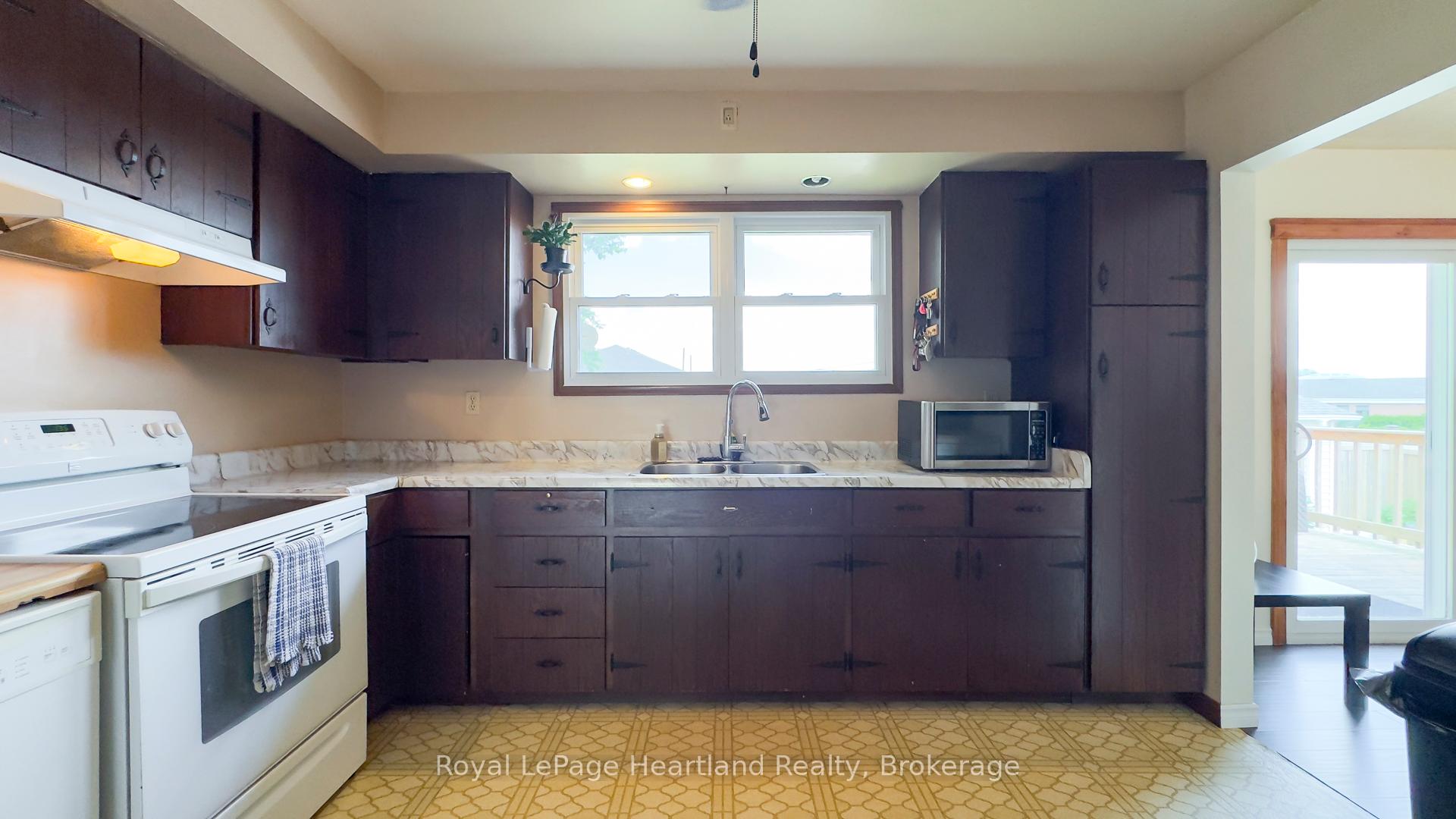 Photo 12 of 1 Alexander Street, Huron East, Seaforth — HOMEH
