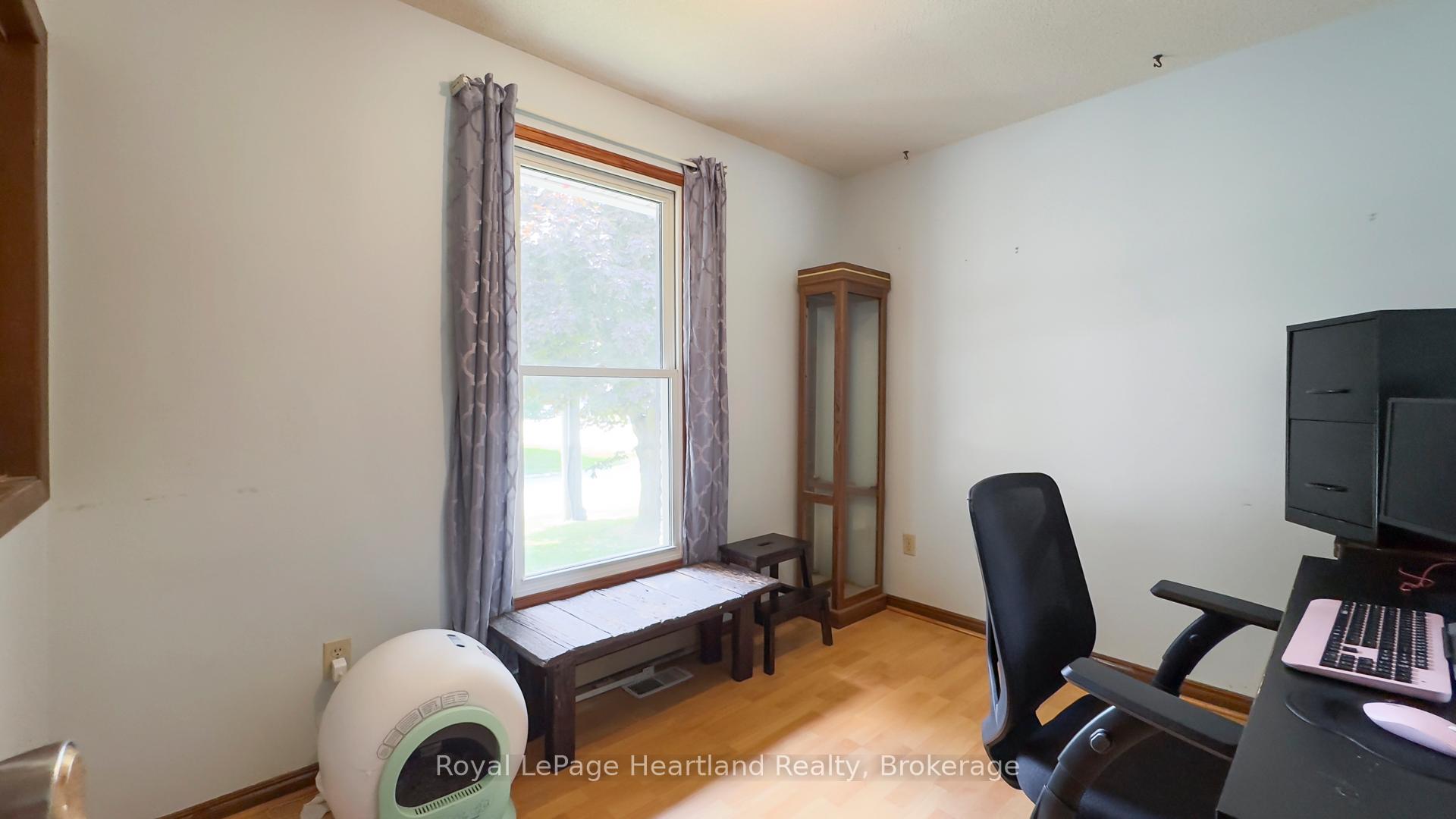 Photo 17 of 1 Alexander Street, Huron East, Seaforth — HOMEH