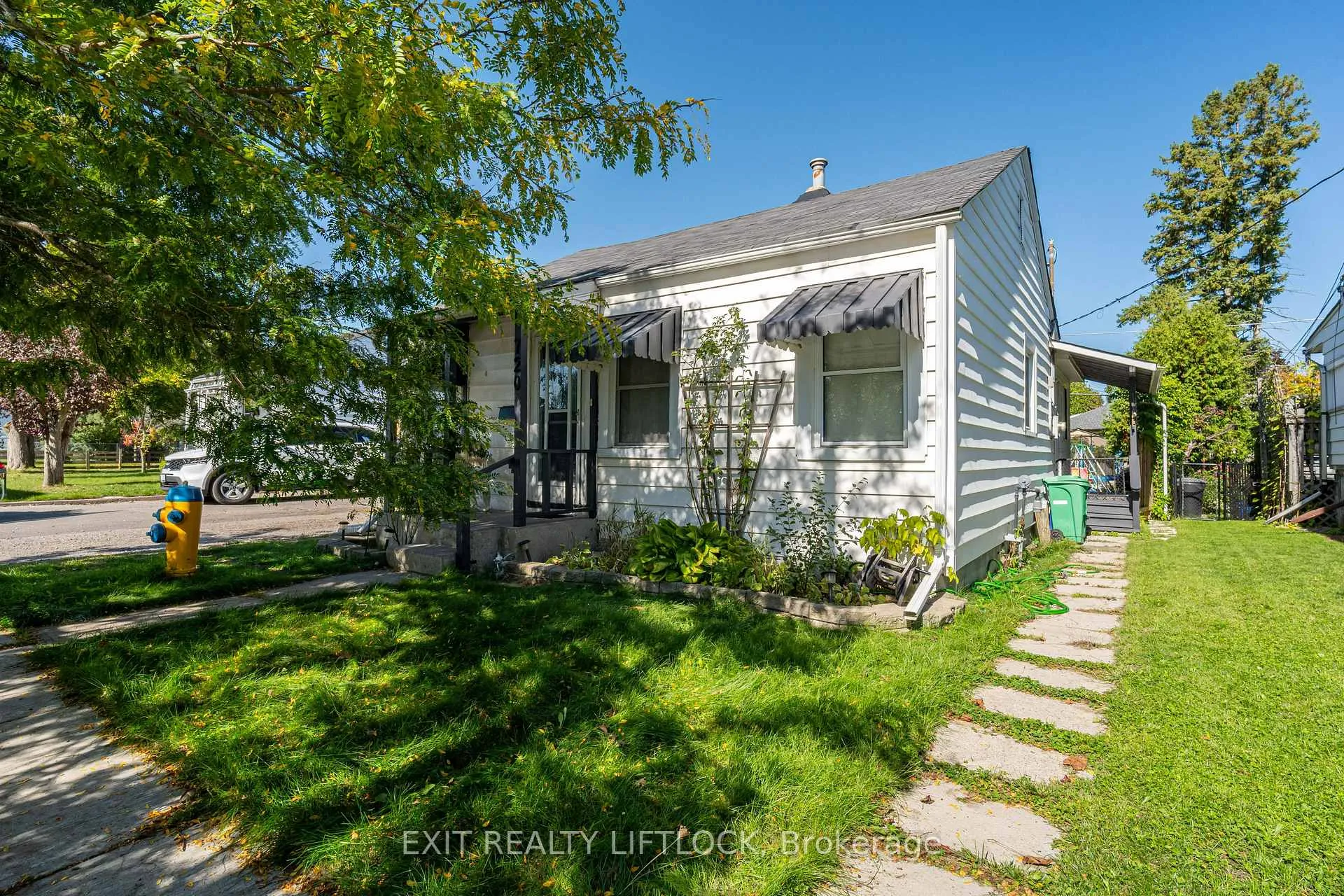 Photo 2 of 720 New Romaine Street, Peterborough, Otonabee Ward 1 — HOMEH