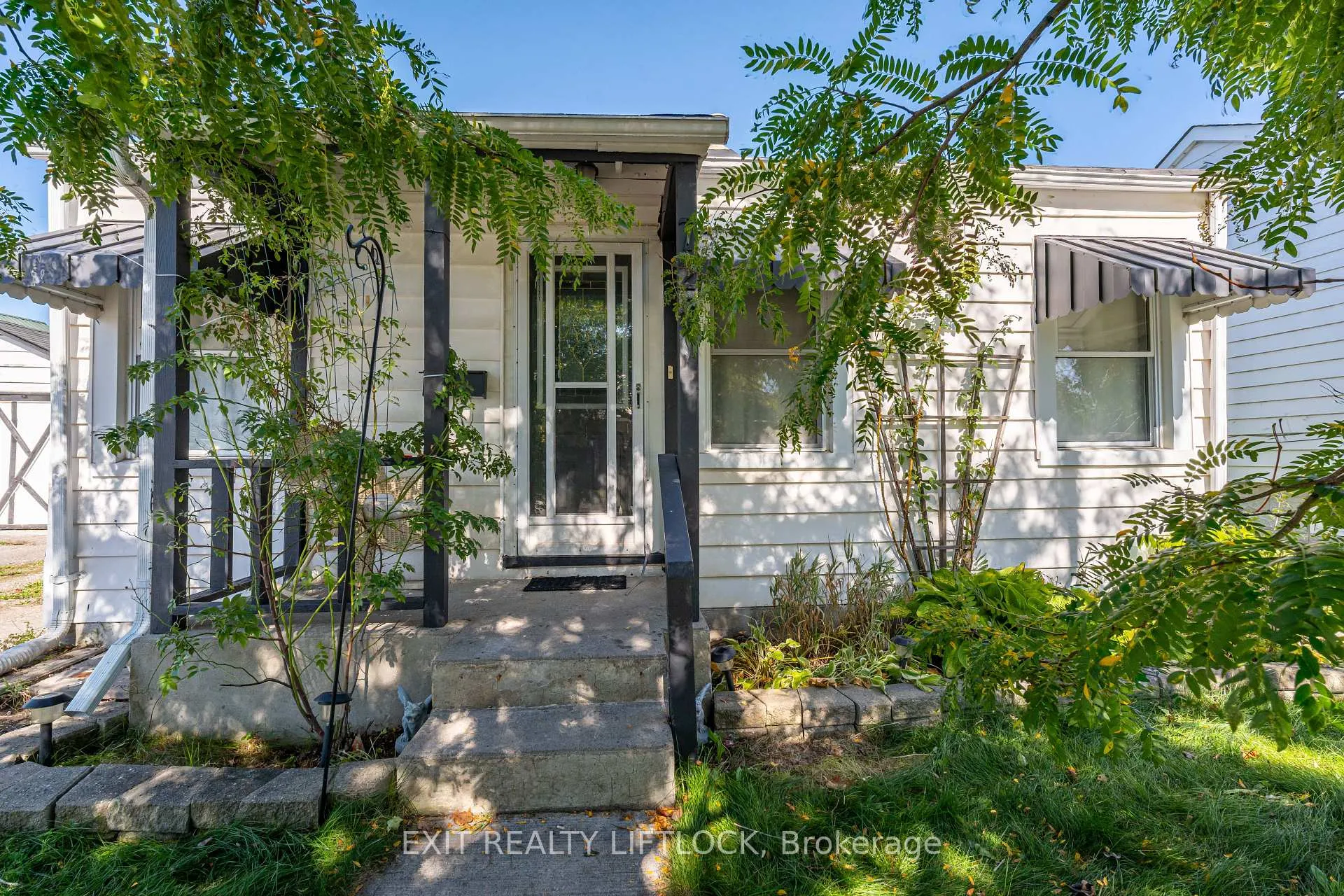 Photo 3 of 720 New Romaine Street, Peterborough, Otonabee Ward 1 — HOMEH