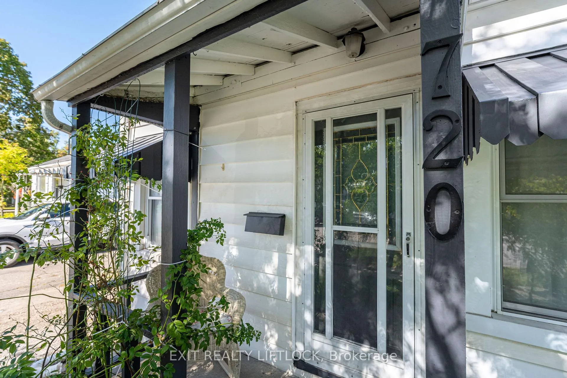 Photo 4 of 720 New Romaine Street, Peterborough, Otonabee Ward 1 — HOMEH